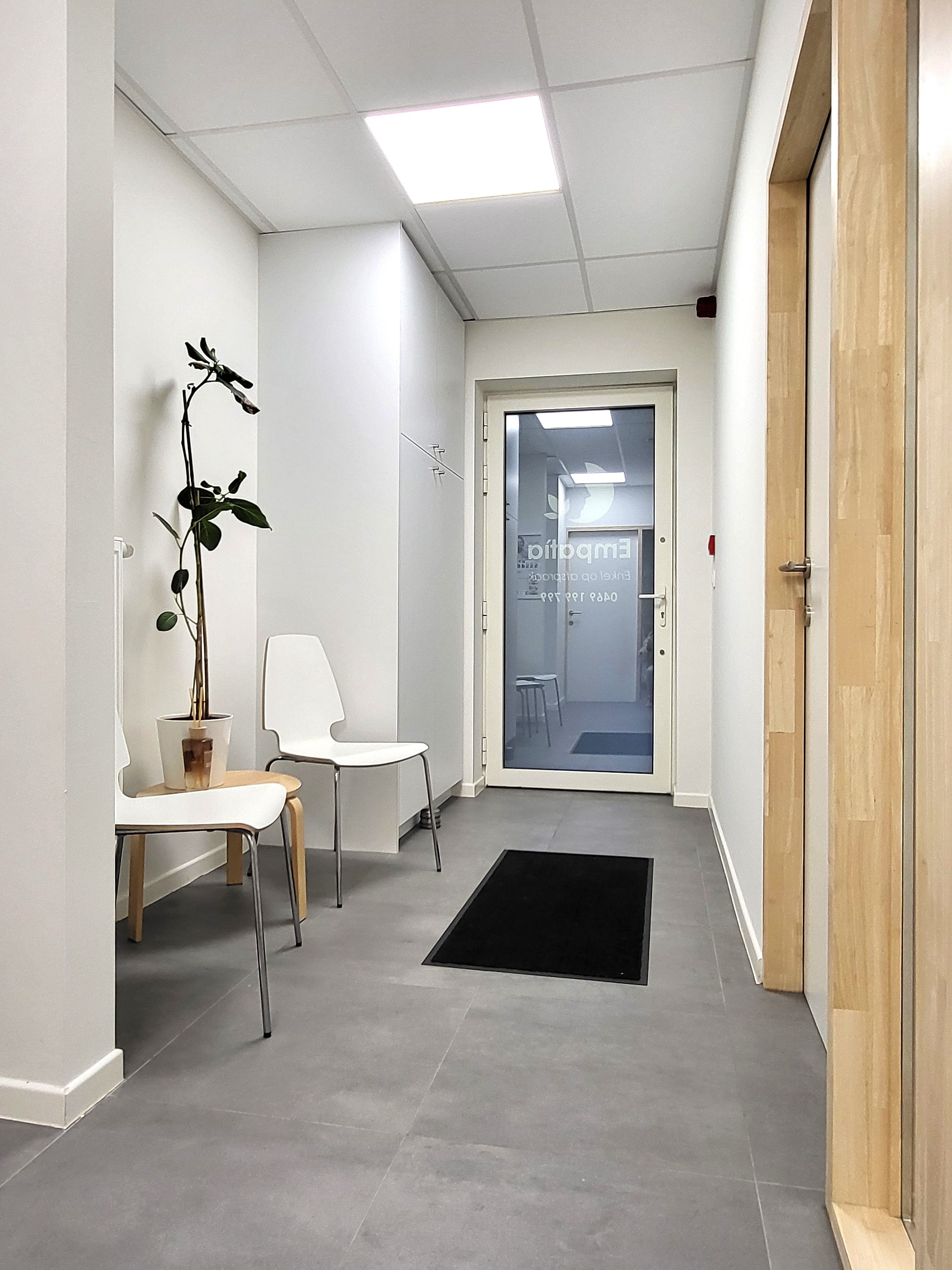 Modern handelspand (2017) op topligging in Zottegem! foto 2