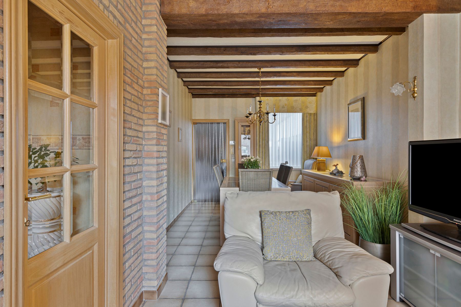 Instapklare centrumwoning met garage en autostaanplaats.  foto 5