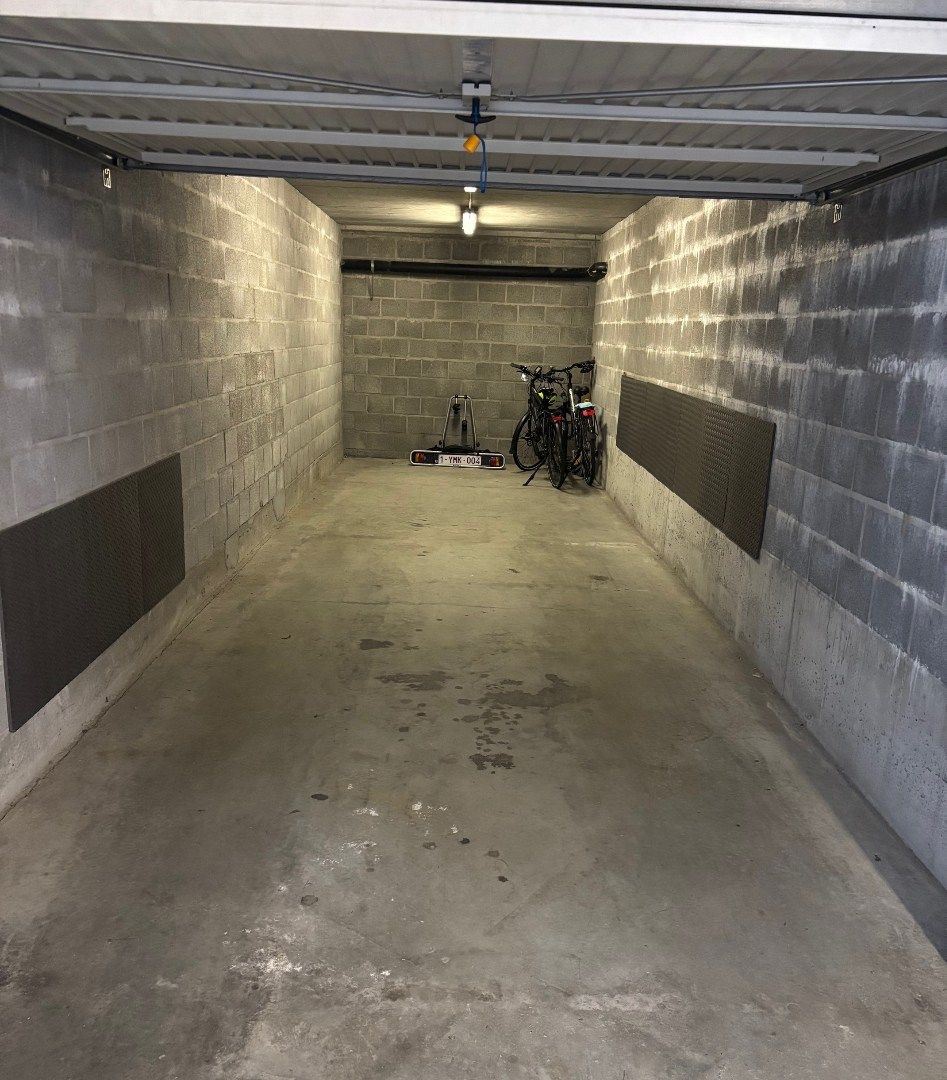 🔑 TE KOOP – Ruime garagebox (2 wagens) in Middelkerke! foto 4