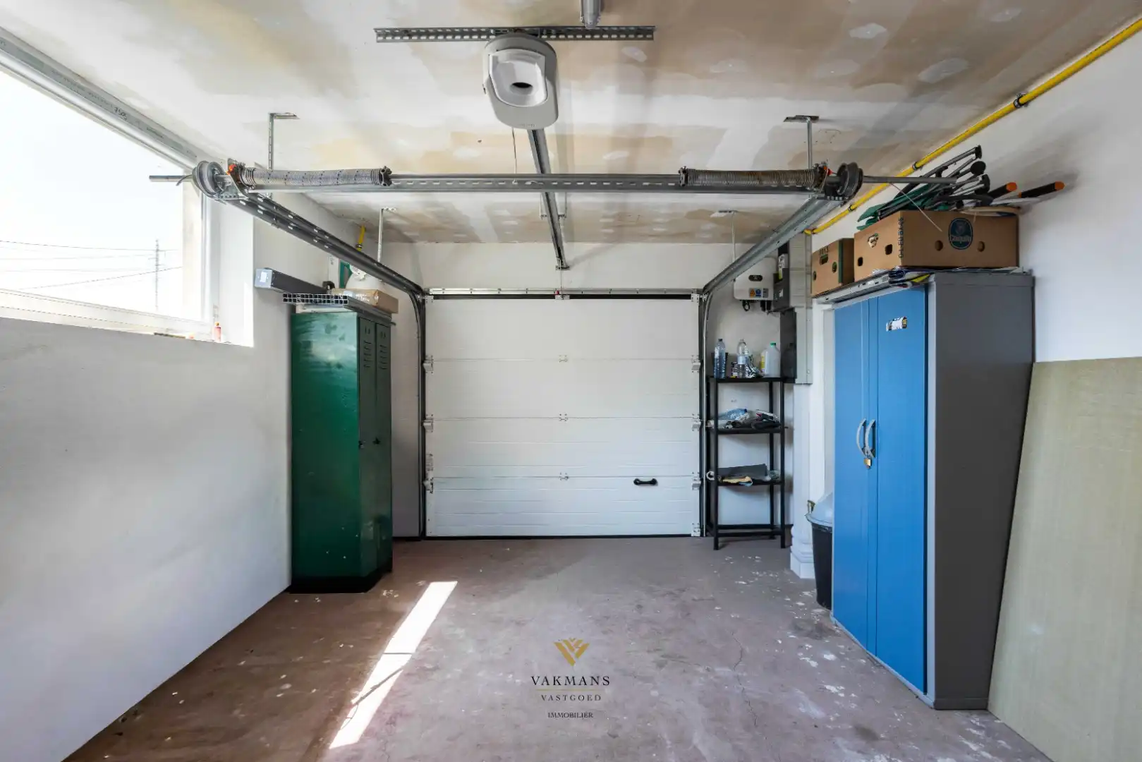 Alleenstaande woning op den buiten met 3 slaapkamers en garage foto 22