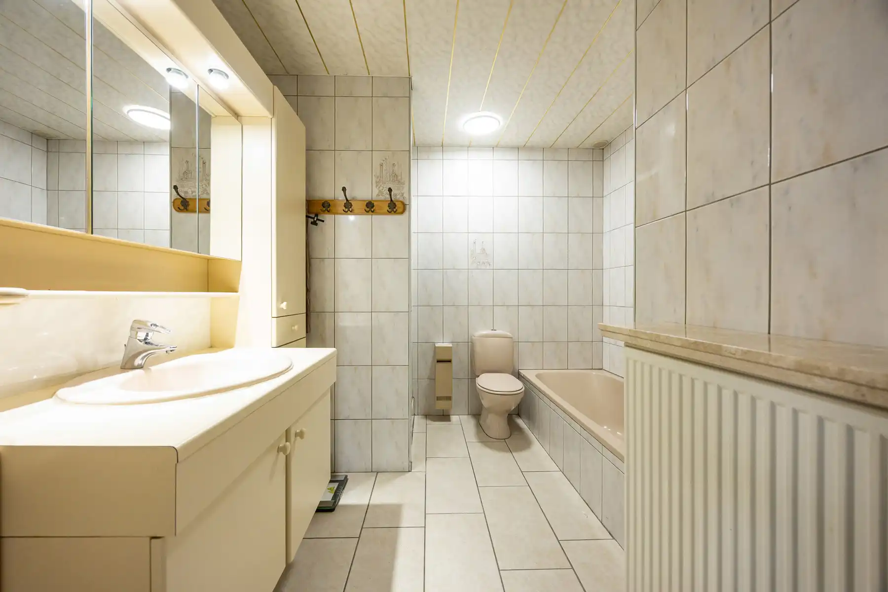 Gebouw bestaande uit 2 wooneenheden in een rustige straat in het centrum van Beerse op een perceel van ca 463 m². foto 7