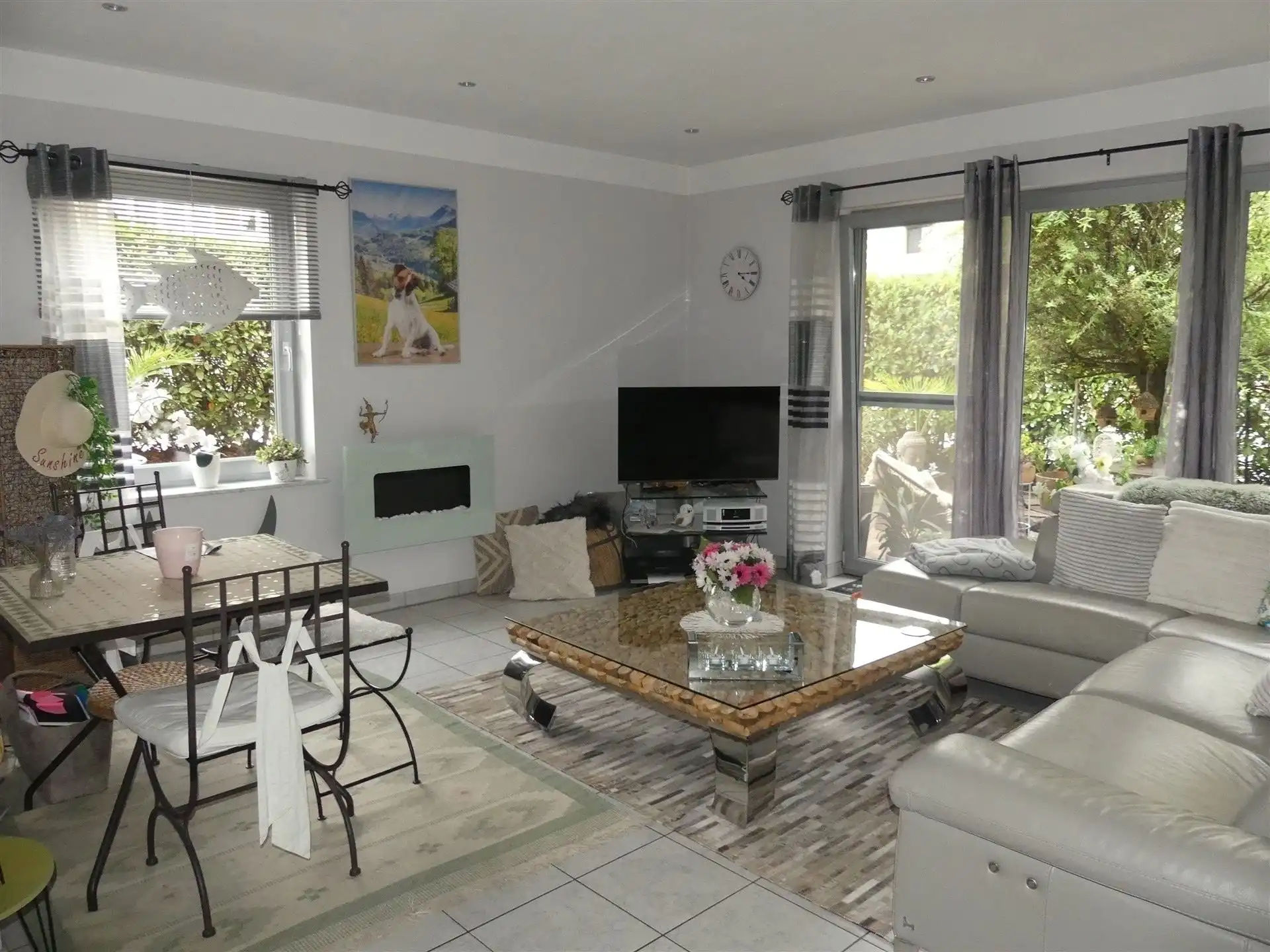 Stijlvol appartement met 2 slaapkamers en grote tuin! foto 3