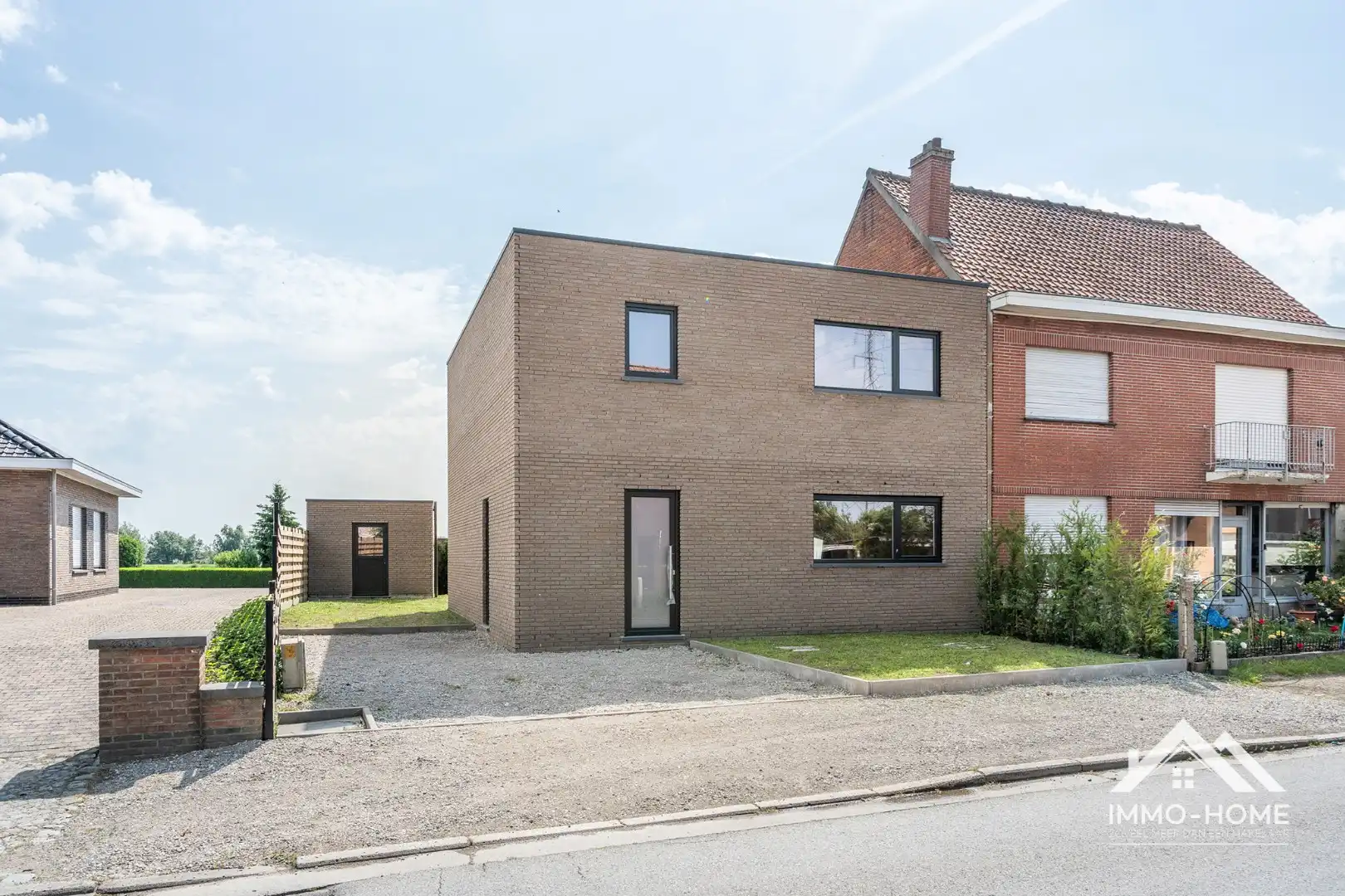 HOB casco woning met héél veel potentieel foto {{pictureIndex}}