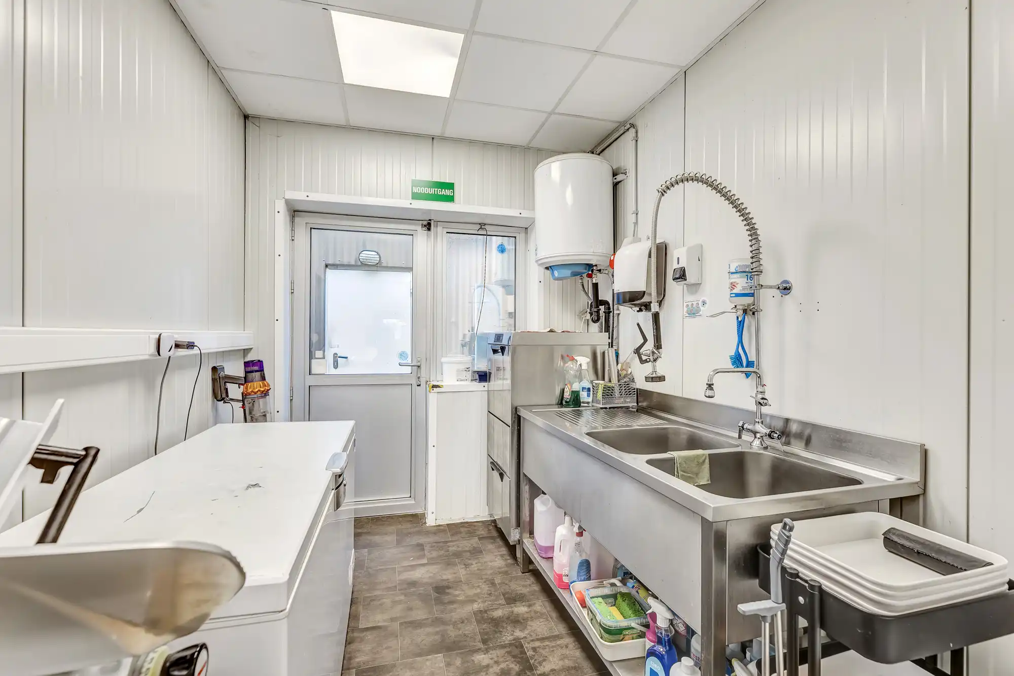 Unieke opbrengsteigendom op strategische locatie foto 14