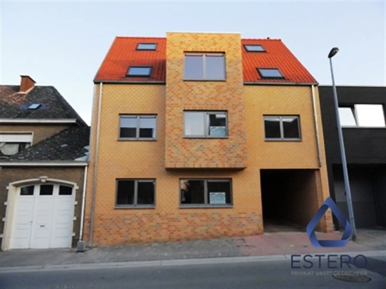 Energiezuinig appartement met 2 slaapkamers en garage foto {{pictureIndex}}
