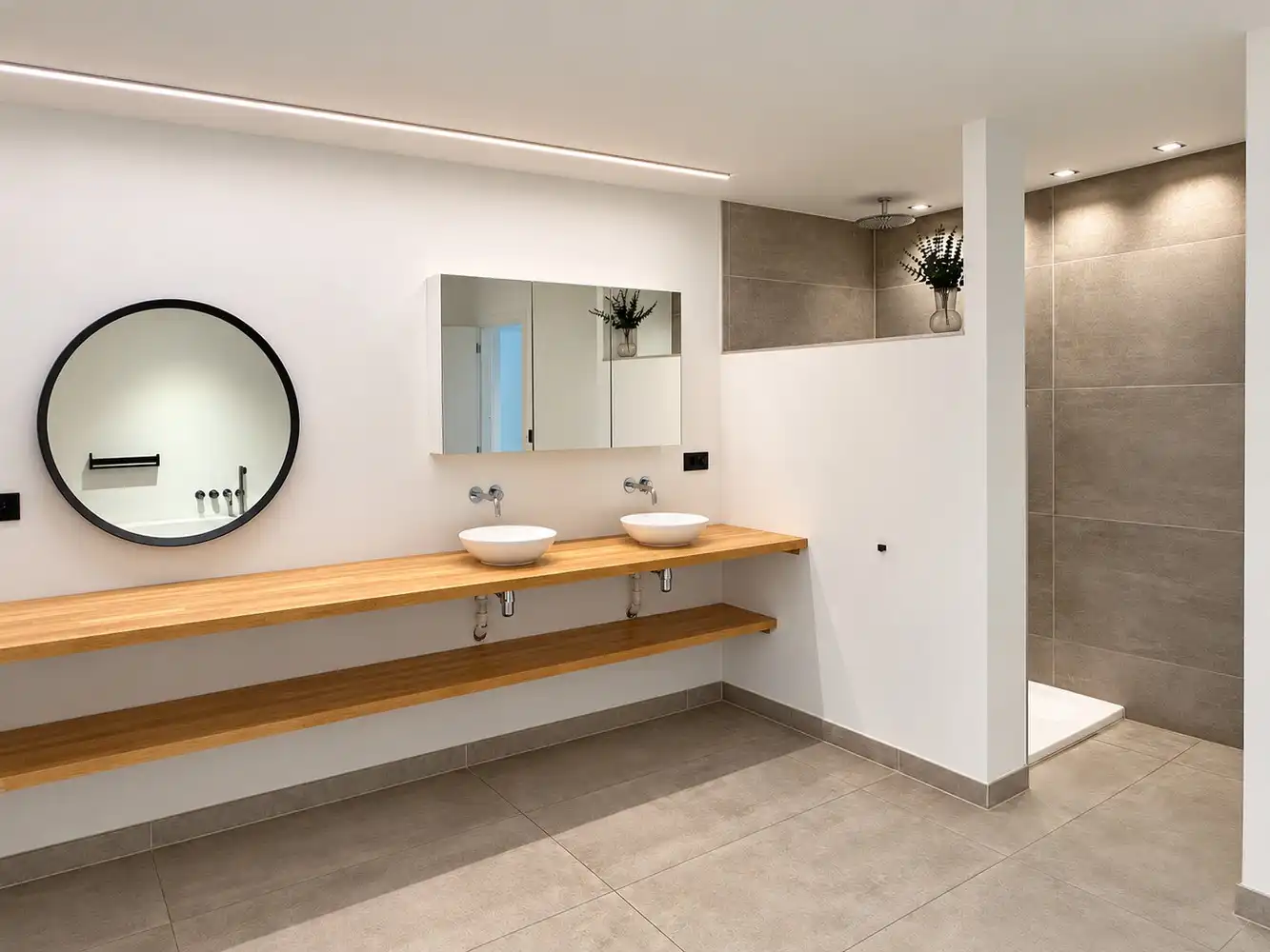 Ruim triplexappartement met vier slaapkamers, ruim terras en twee autostaanplaatsen foto 8