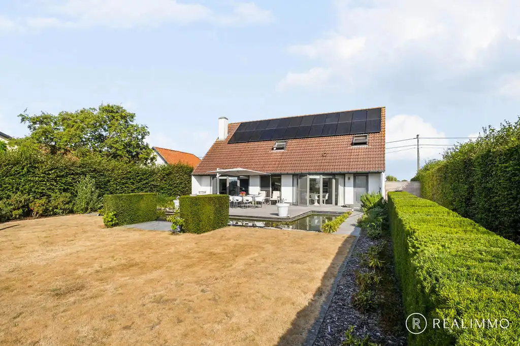Tijdloze duurzame villa op 1.892m² met zwembad! foto 20