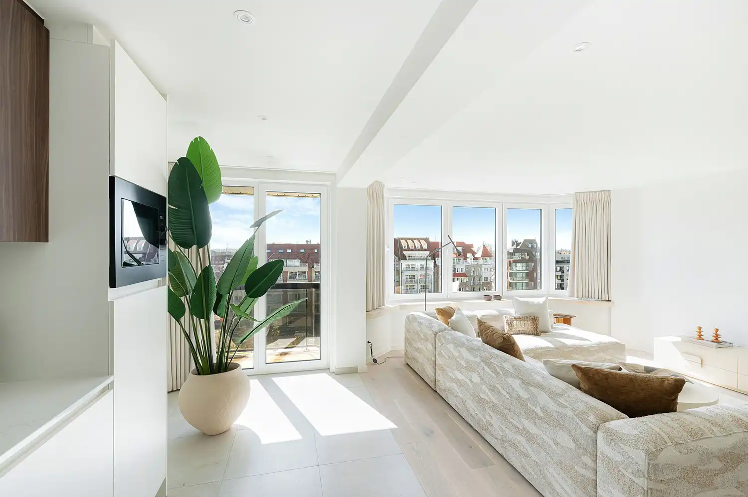 Prachtig vernieuwd appartement met open zichten en terrassen foto 8