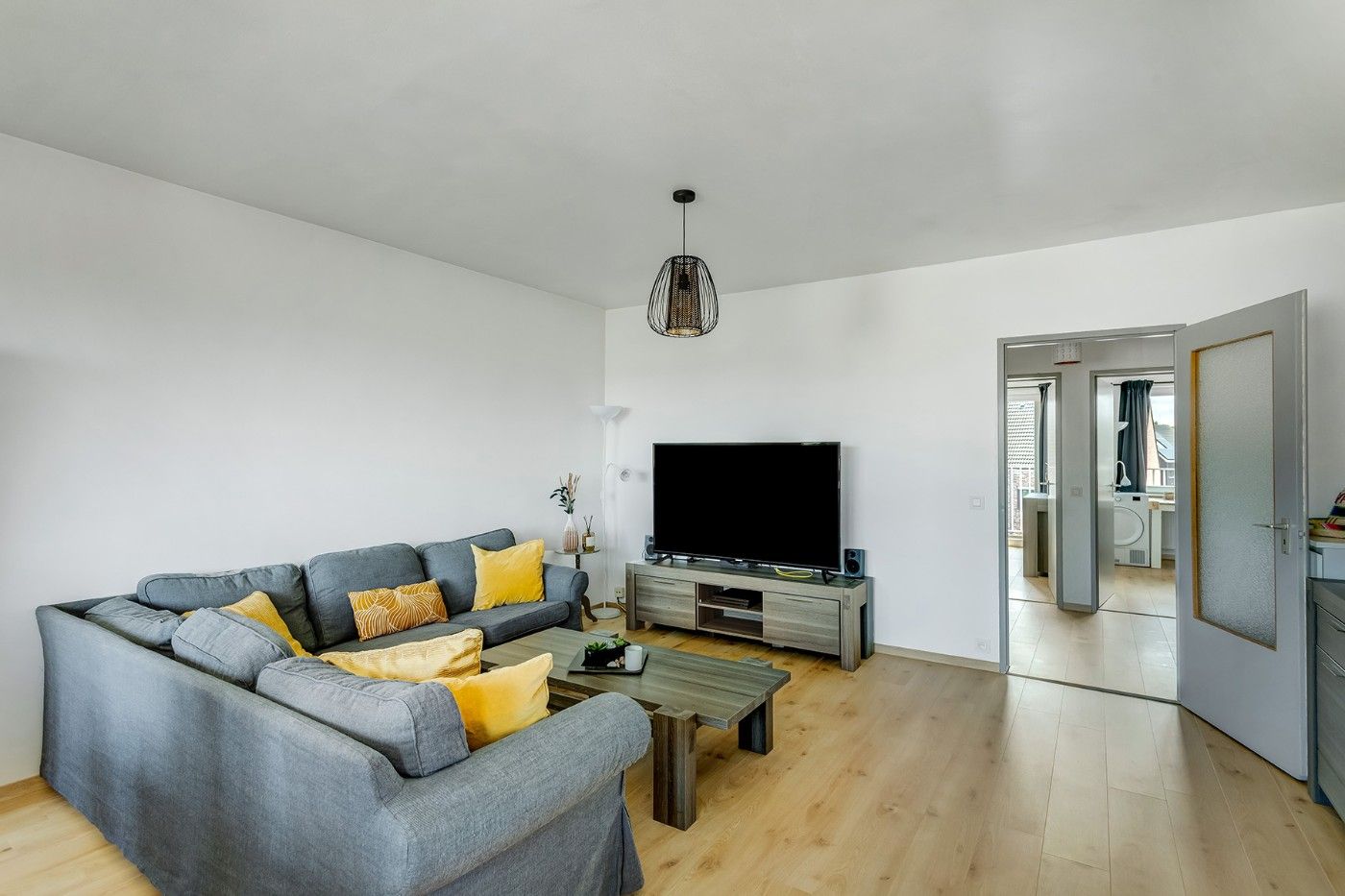 Keurig gerenoveerd appt. met 2 slpk., balkon en garagebox foto 5
