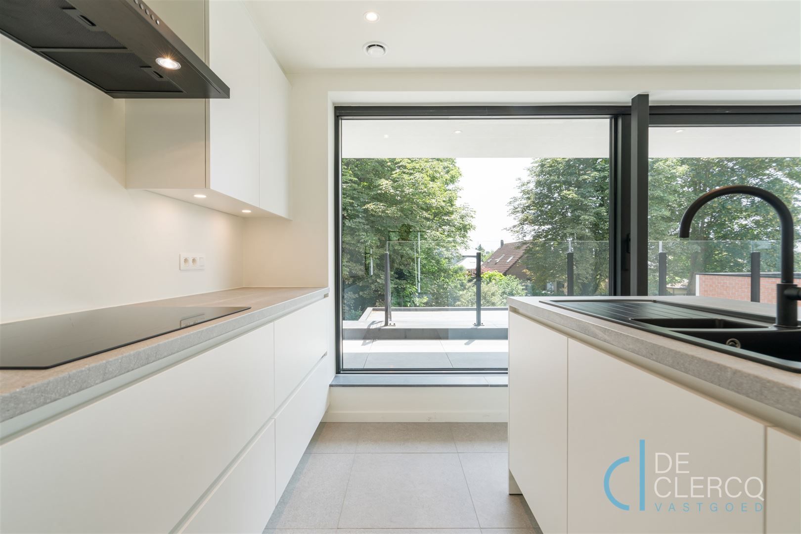 Piekfijn gerenoveerd appartement te koop, centrum Lochristi! foto 6