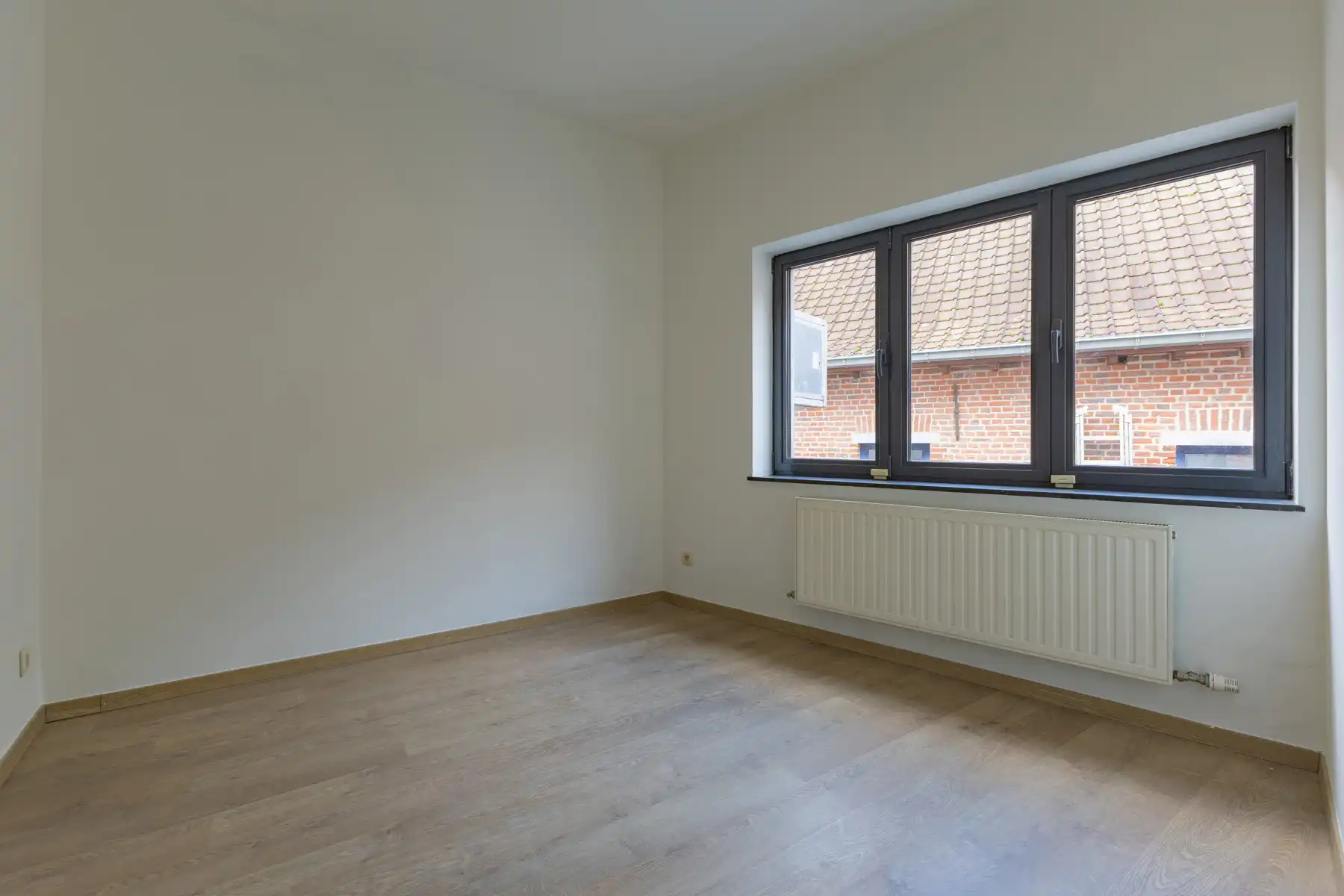 Commercieel gelijkvloers met duplex in centrum Halle foto 17