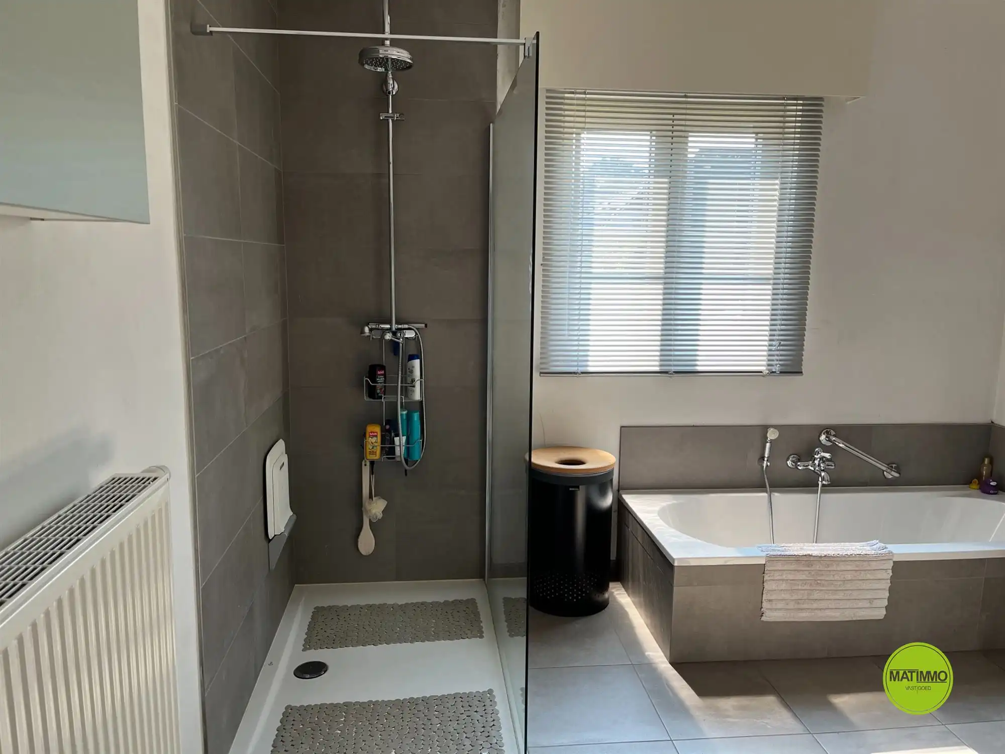 Instapklare BEN-woning in rustige, groene straat te Mol foto 15