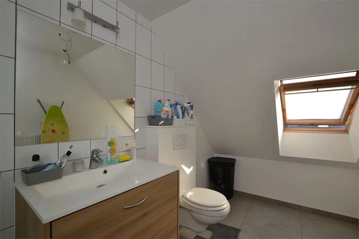RUSTIG GELEGEN DUPLEXAPPARTEMENT MET 3 SLAAPKAMERS, TERRAS, GARAGE EN AUTOSTAANPLAATS foto 11