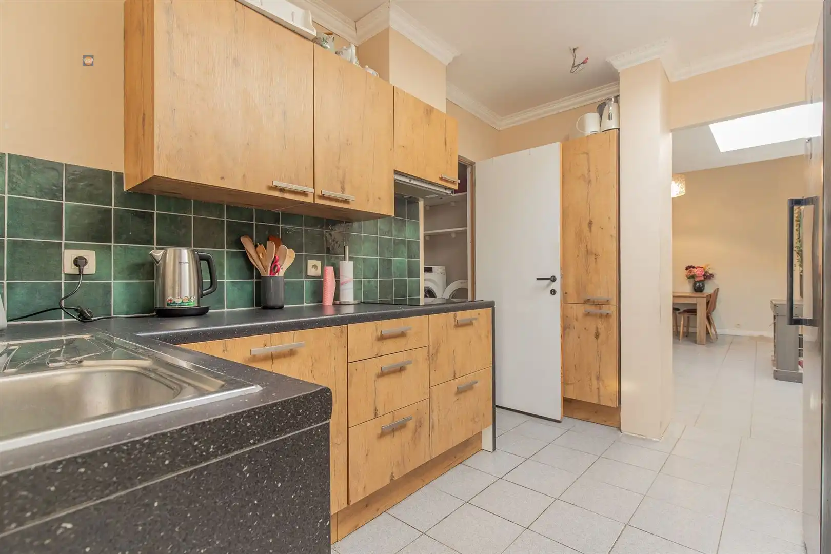 Op te frissen woning met potentieel, 2 slpk, tuin en zolder foto 8