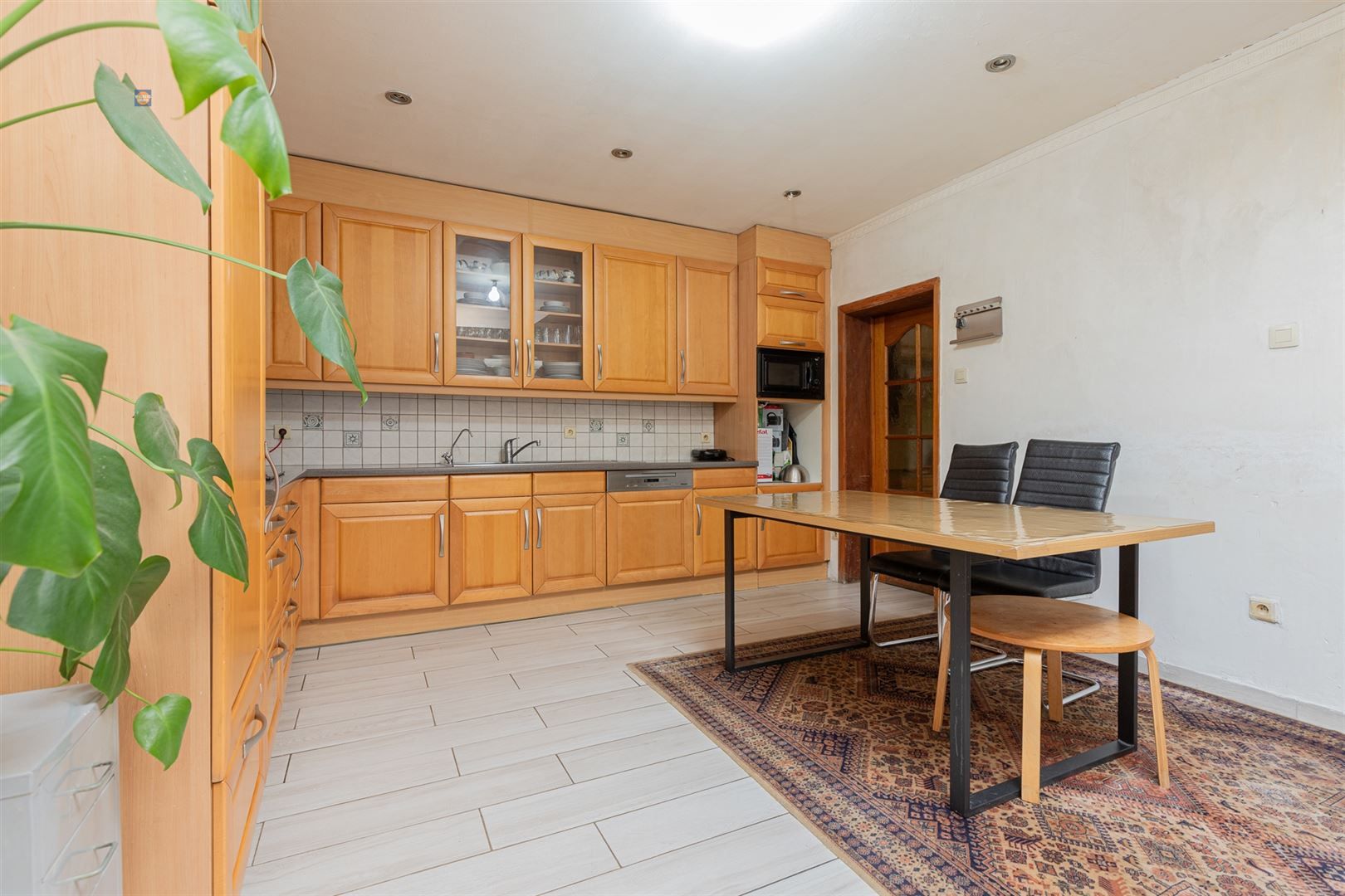 Volwaardige gezinswoning met 5 slaapkamers en 2 badkamers foto 5