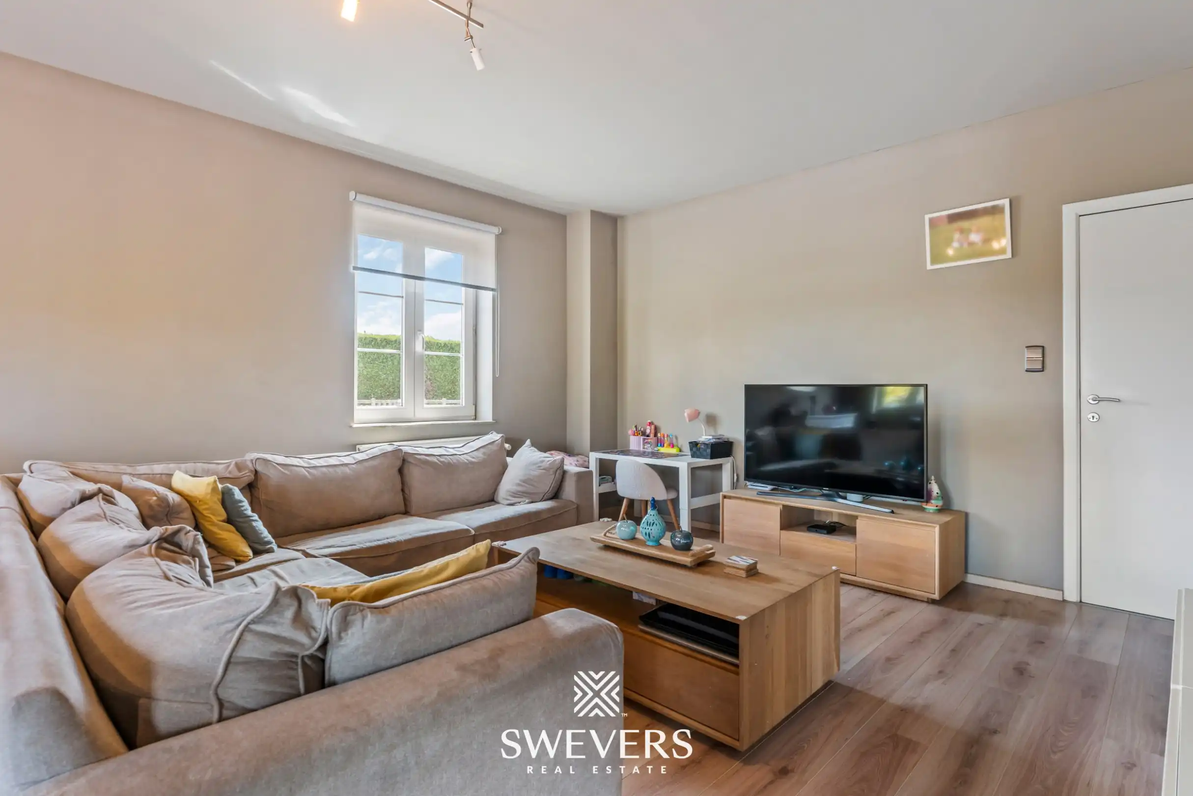 Instapklare woning met veel ruimte, 4 slaapkamers en zonnige tuin foto 5