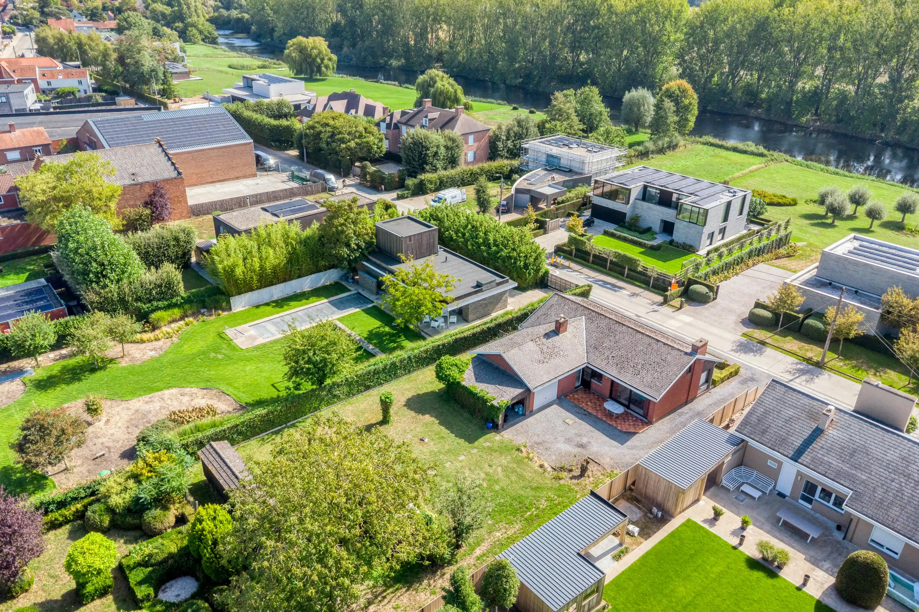 Alleenstaand huis op prachtig stuk grond van 1.037m² in Dentergem foto 10