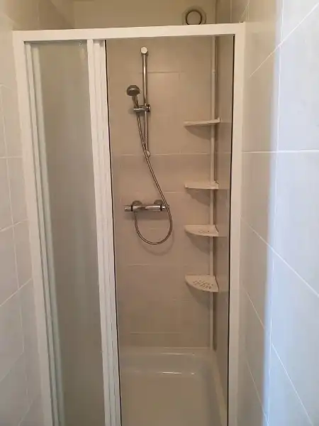 Ruim 2-slaapkamer appartement te huur op jaarbasis foto 9