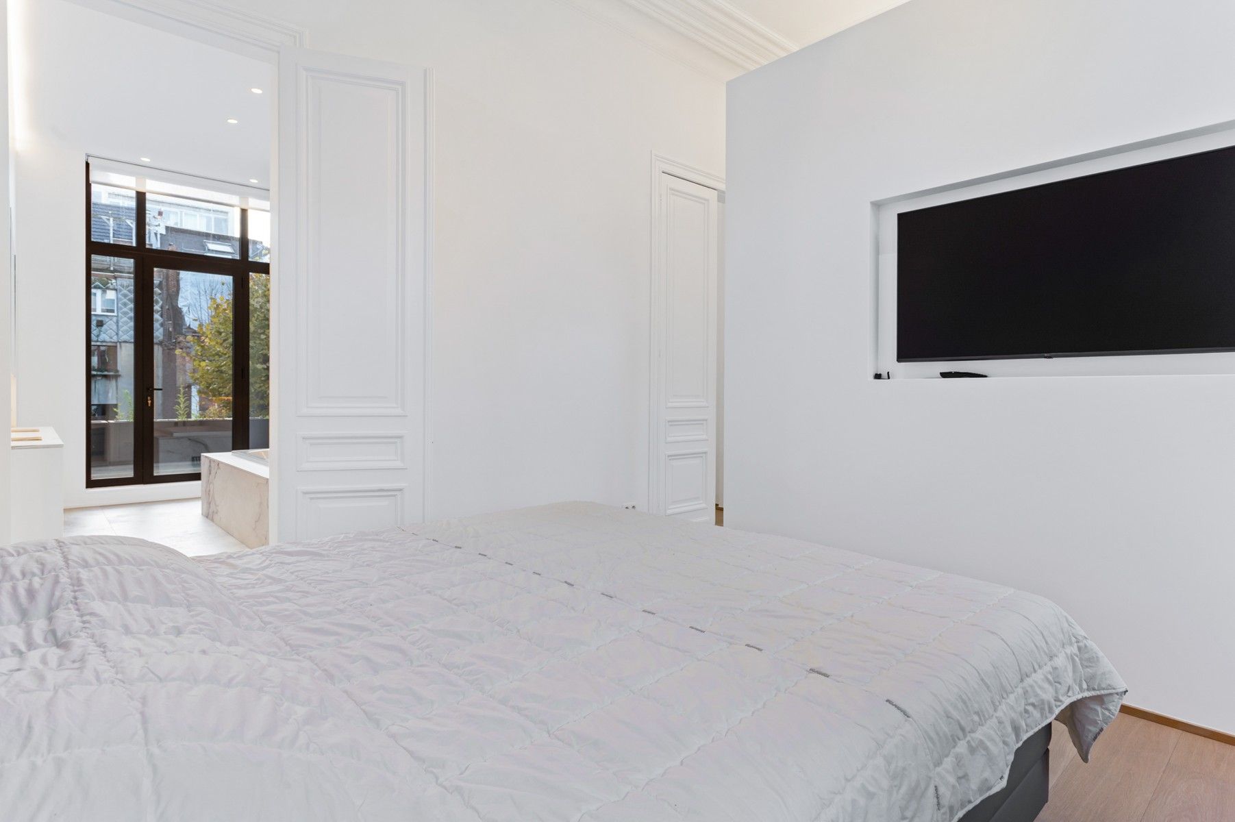 Luxueus wonen op toplocatie met garage foto 16