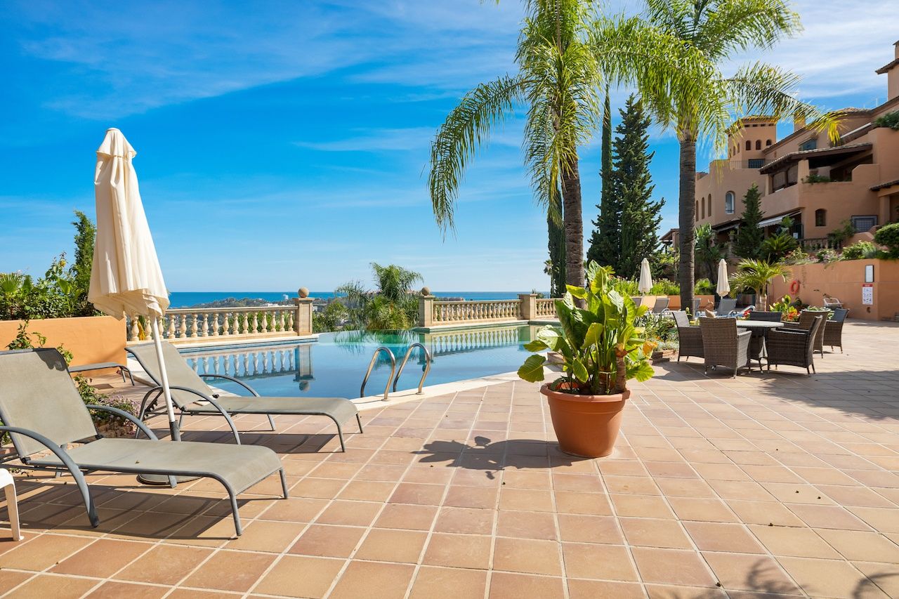 VOLLEDIG GERENOVEERDE DUPLEX PENTHOUSE IN NUEVA ANDALUCIA: TOPLOCATIE foto 23