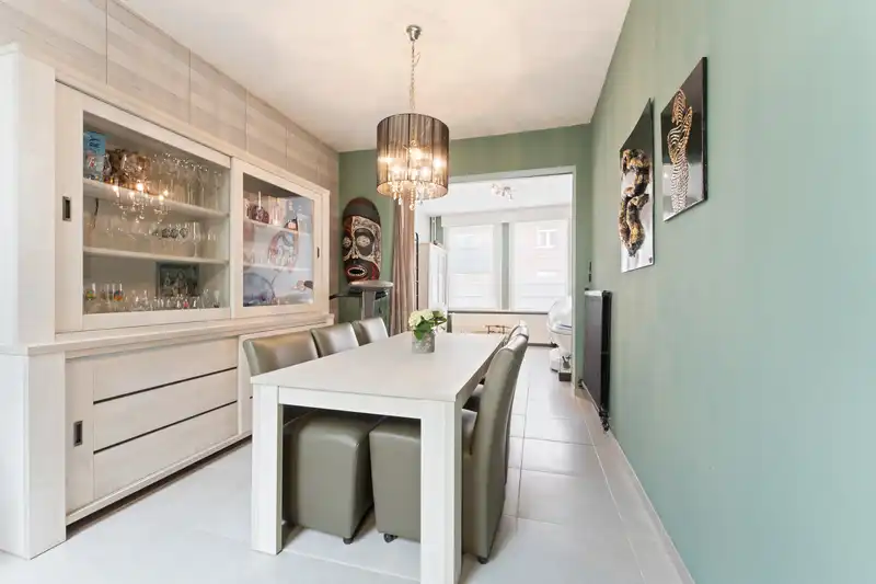 Beveren Roeselare : Nabij de kerk in Beveren ruime burgerwoning in lichte art-decostijl met 4 slaapkamers en zonnige tuin opp. 270 m² foto 2