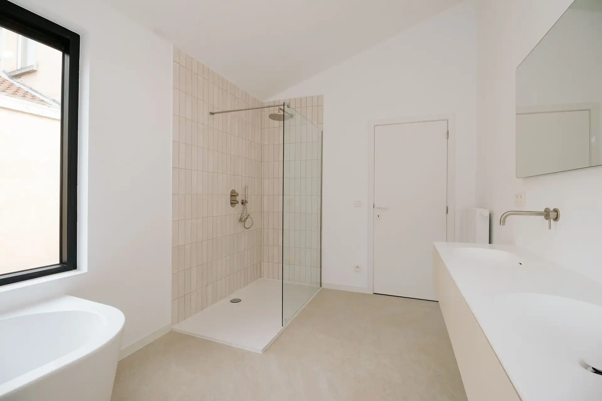 Volledig gerenoveerde woning op het Antwerpse Zuid. foto 18