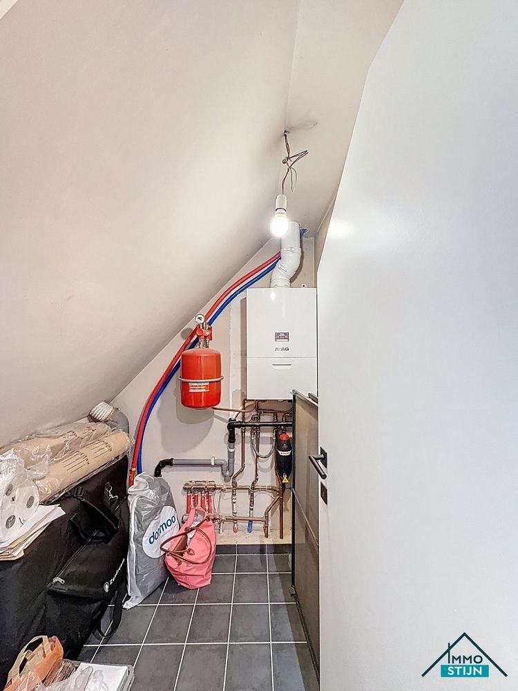 Gezinswoning met 4 slaapkamers in rustige doodlopende straat foto 18