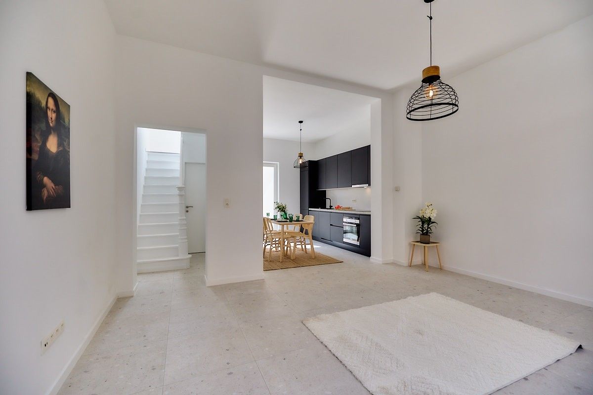 Vernieuwbouwwoning met 3 zeer ruime slaapkamers (20m²), bureau en stadstuin – instapklaar en energiezuinig foto 9