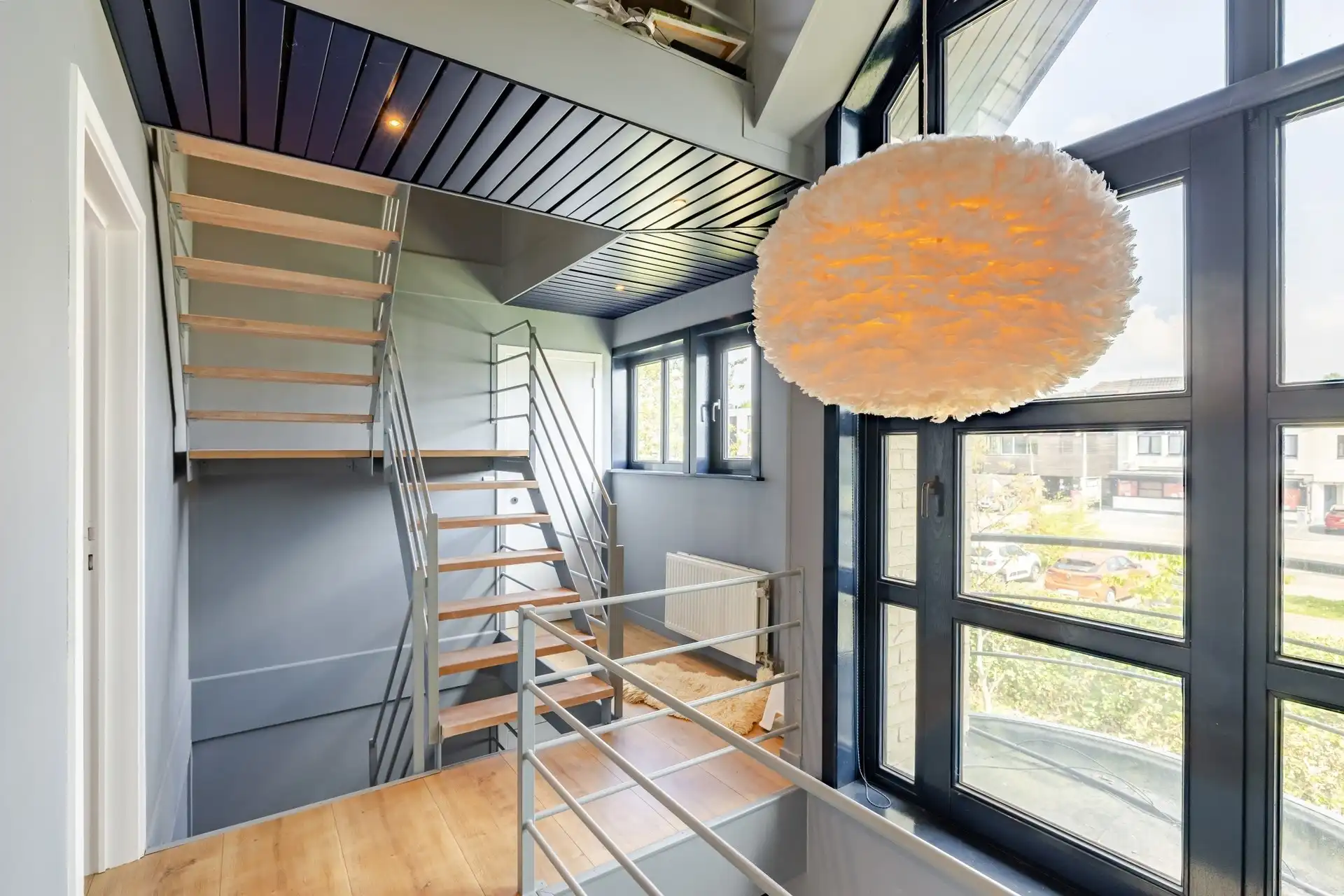 Instapklare en ruime gezinswoning met 5 slaapkamers, zonnige tuin en extra praktijk-/kantoorruimte op topligging te Aalst  foto 15