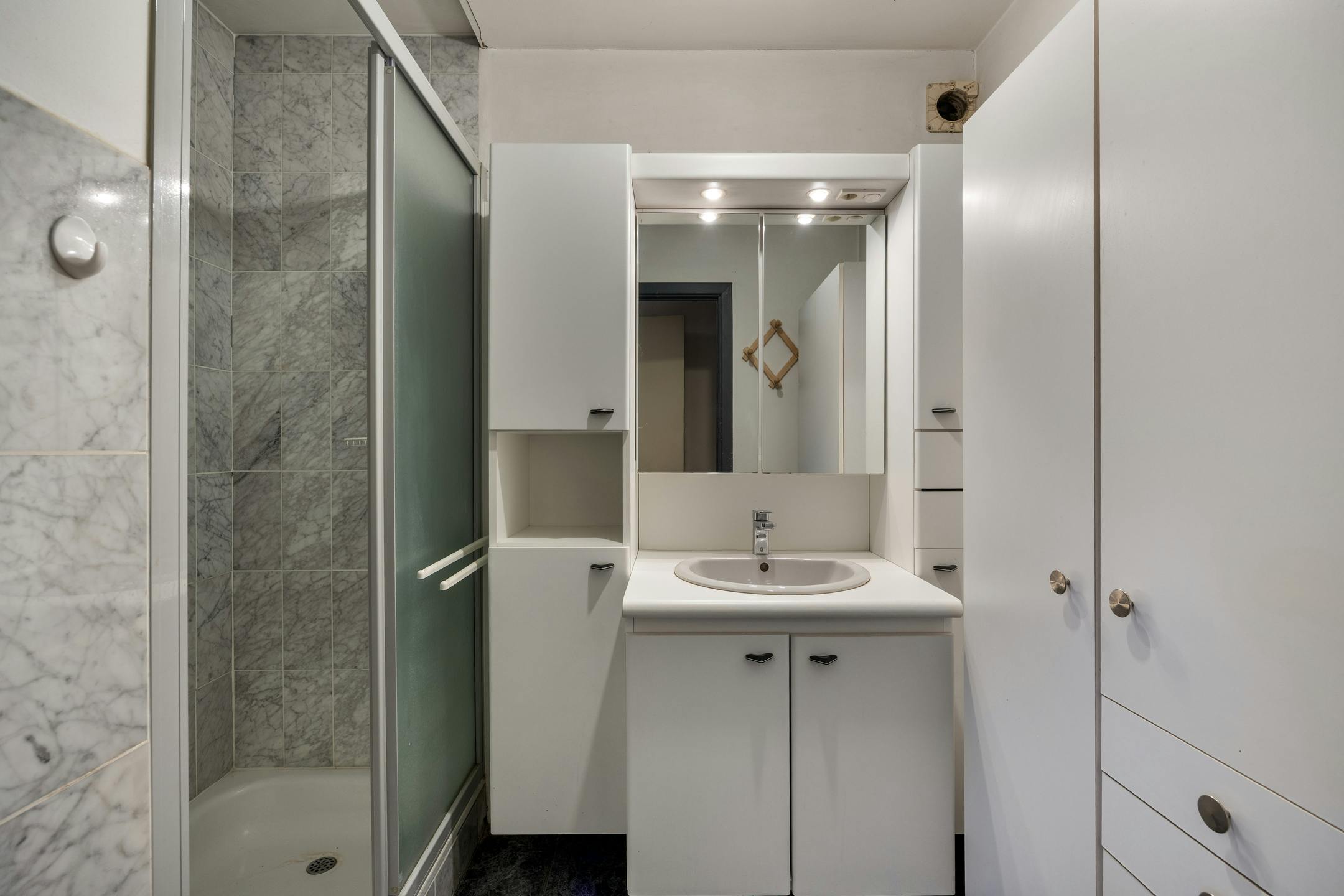 Te renoveren hoeve en bijgebouwen met charme en potentieel foto 9