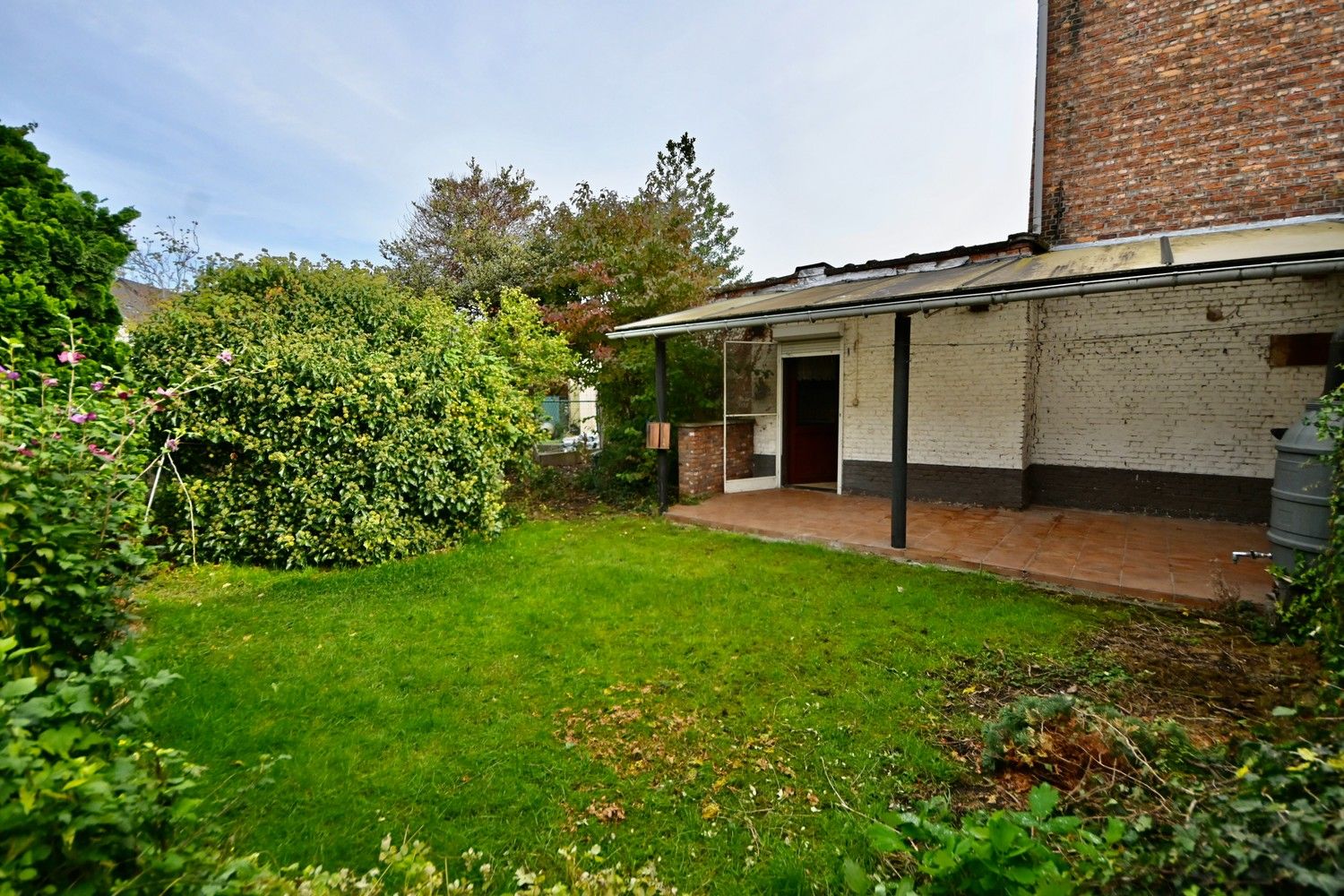 Woning met 2 slaapkamers, tuin en garage. foto 15