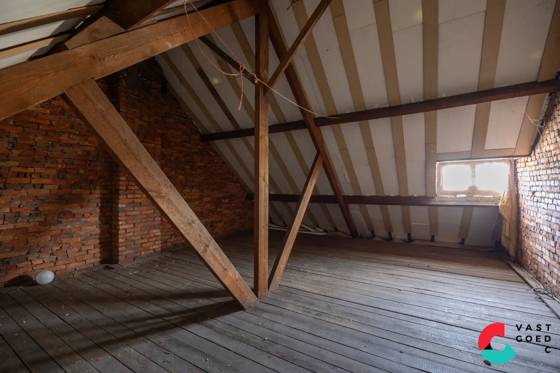 Te renoveren gezinswoning in het centrum van Hamont-Achel foto 23