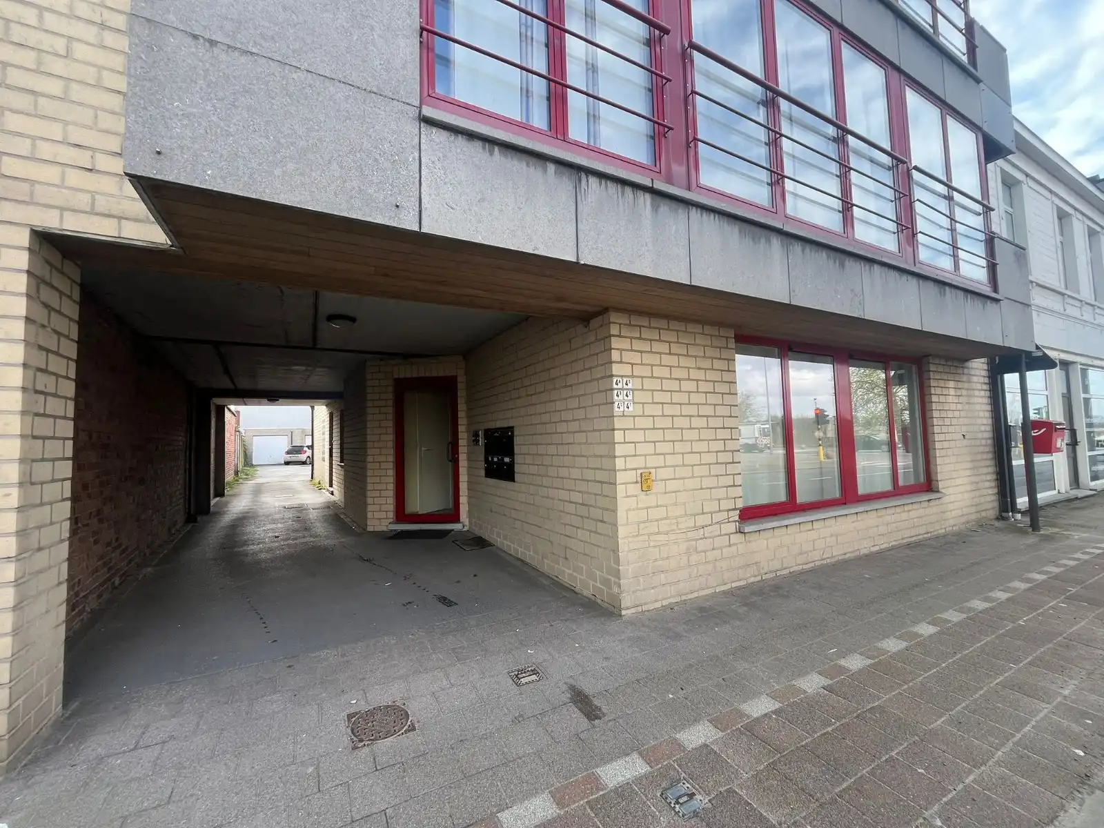 Opbrengsteigendom in Zulte met 6 appartementen, garages en staanplaats – volledig verhuurd foto 3