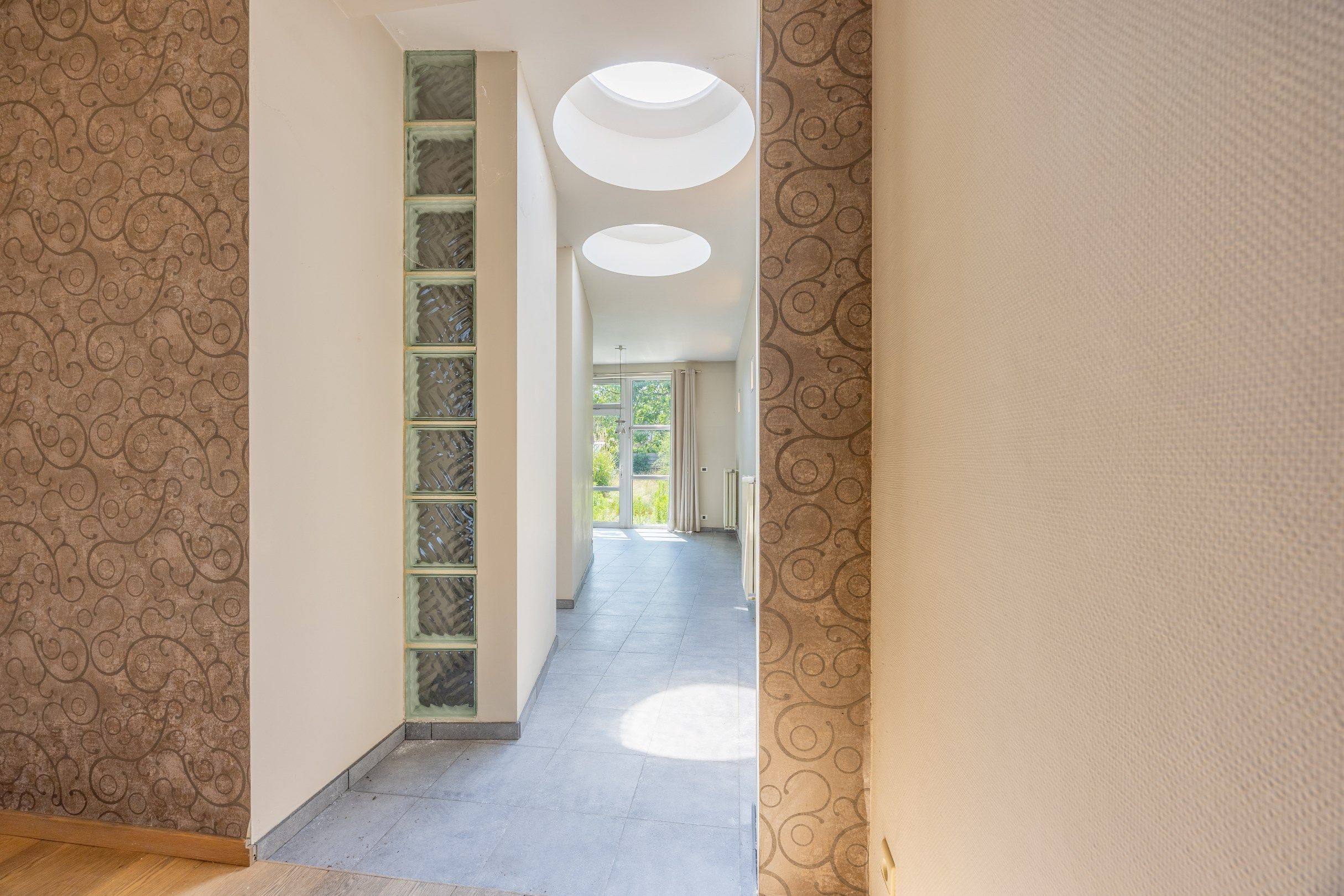 Op te knappen woning op uitstekende locatie foto 6
