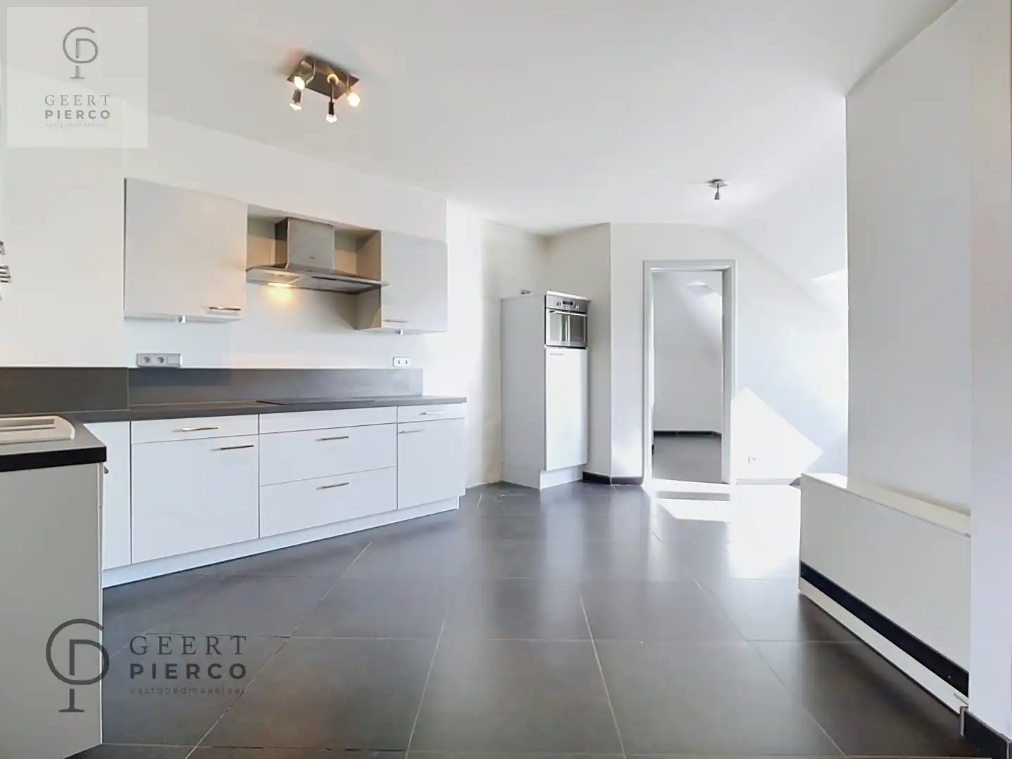 Ruim appartement in het hartje van Landen foto 18
