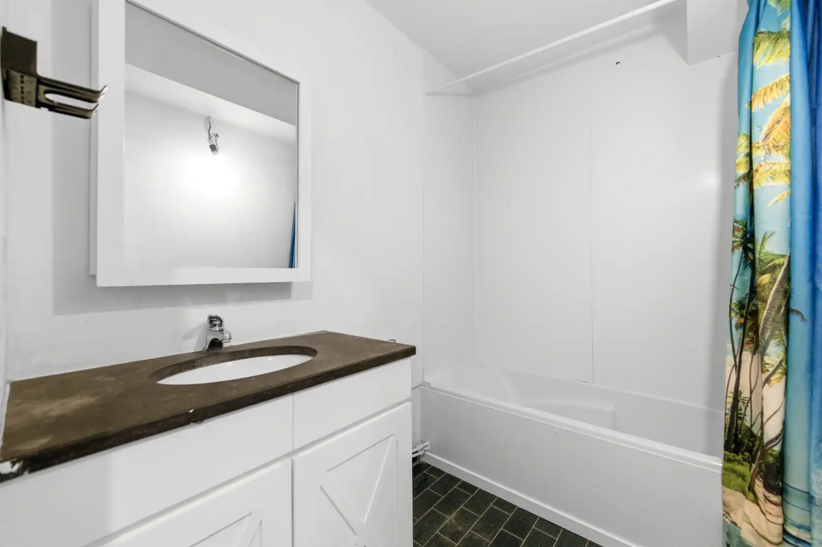 Goed gelegen, op te frissen appartement met 2 slpks en ruim terras foto 5