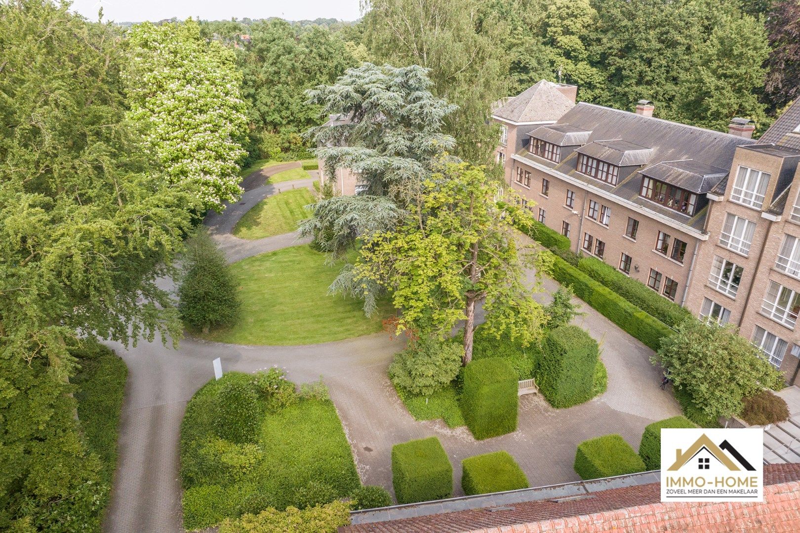 Prachtige zorgappartementen in een residentiële omgeving met zwembad en park te Oostakker foto 3