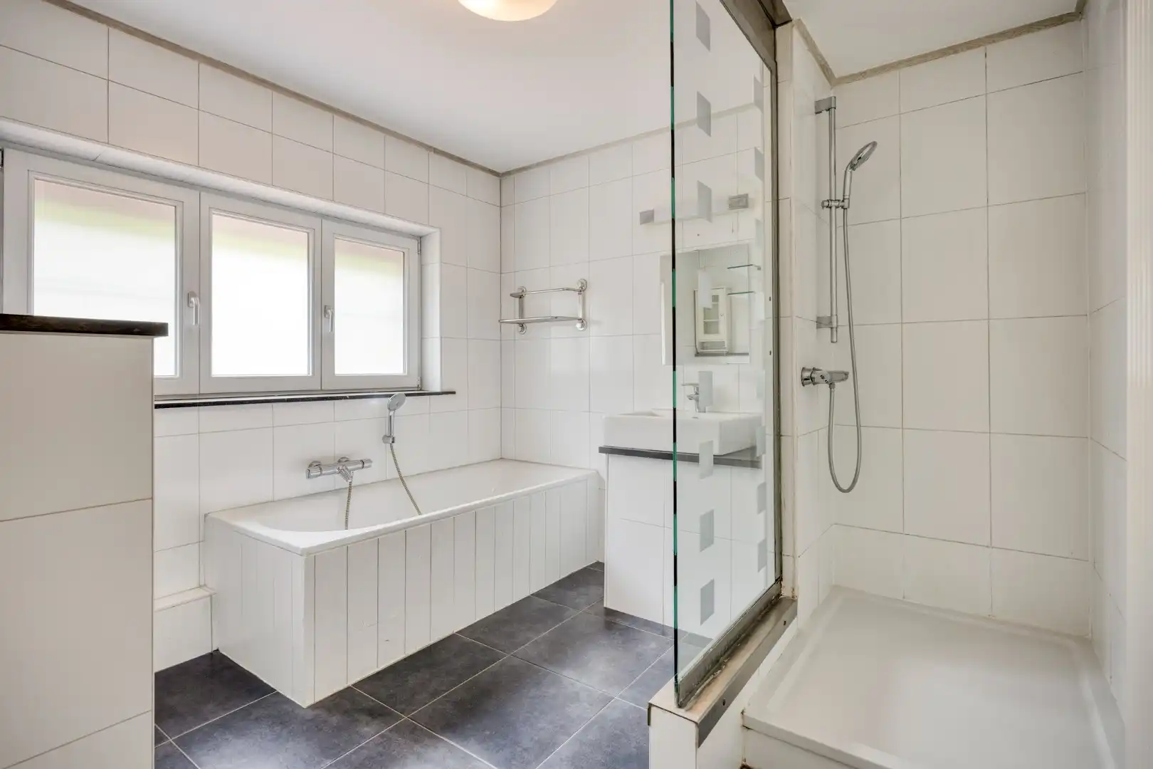 Charmante instapklare woning met 3 slaapkamers op een perceel van 842 m² in Mol !  foto 24