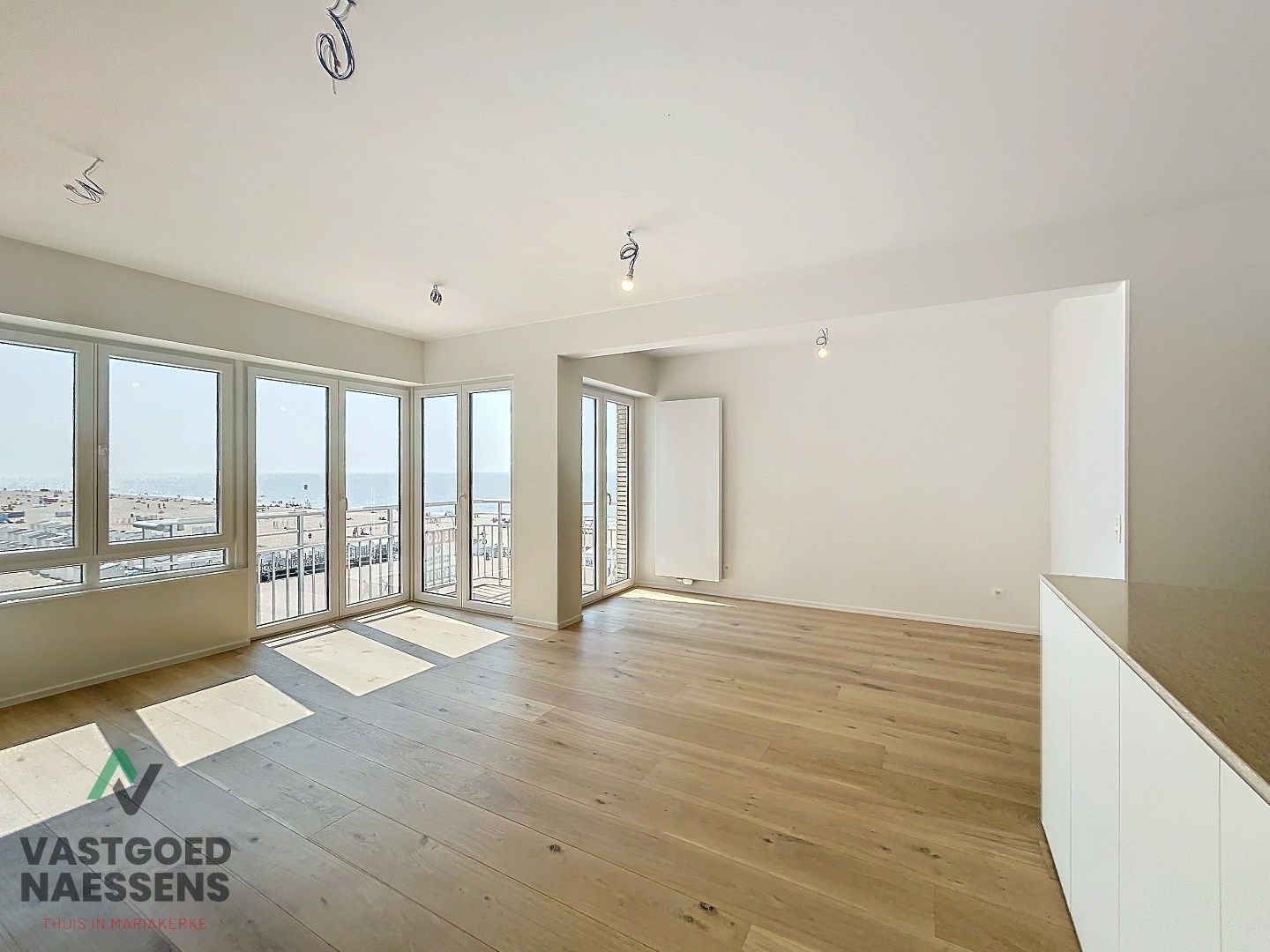LUXUEUS GERENOVEERD 2 SLPK APP MET TERRAS EN ZEEZICHT foto 6