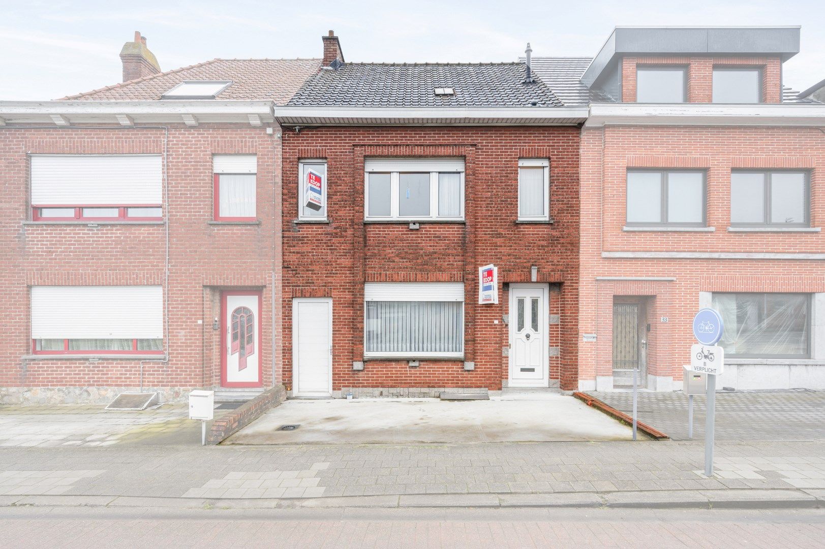 Hoofdfoto van de publicatie: OP TE FRISSEN WONING MET 3SLPKS (4 MOGELIJK) EN ACHTERINWEG