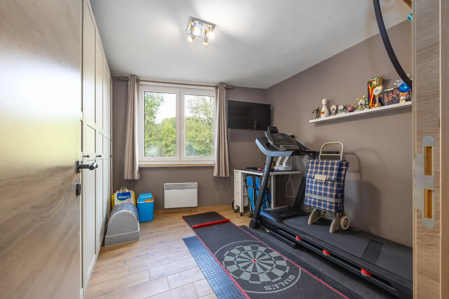 Ruim 3-slaapkamer appartement met garage te koop in Oostende foto 15