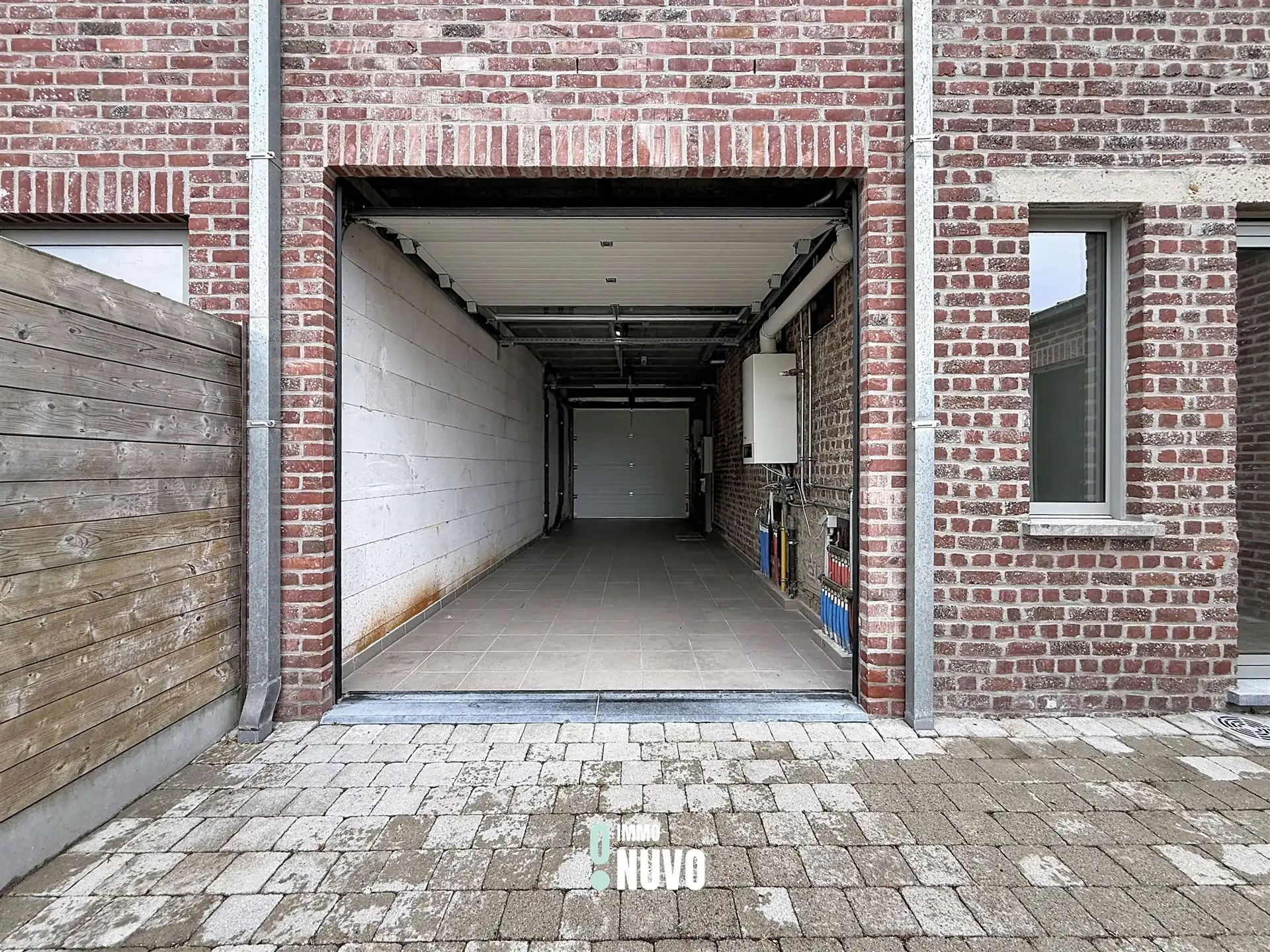 Gezinswoning met 3 slaapkamers, bureau, tuin en garage foto 15