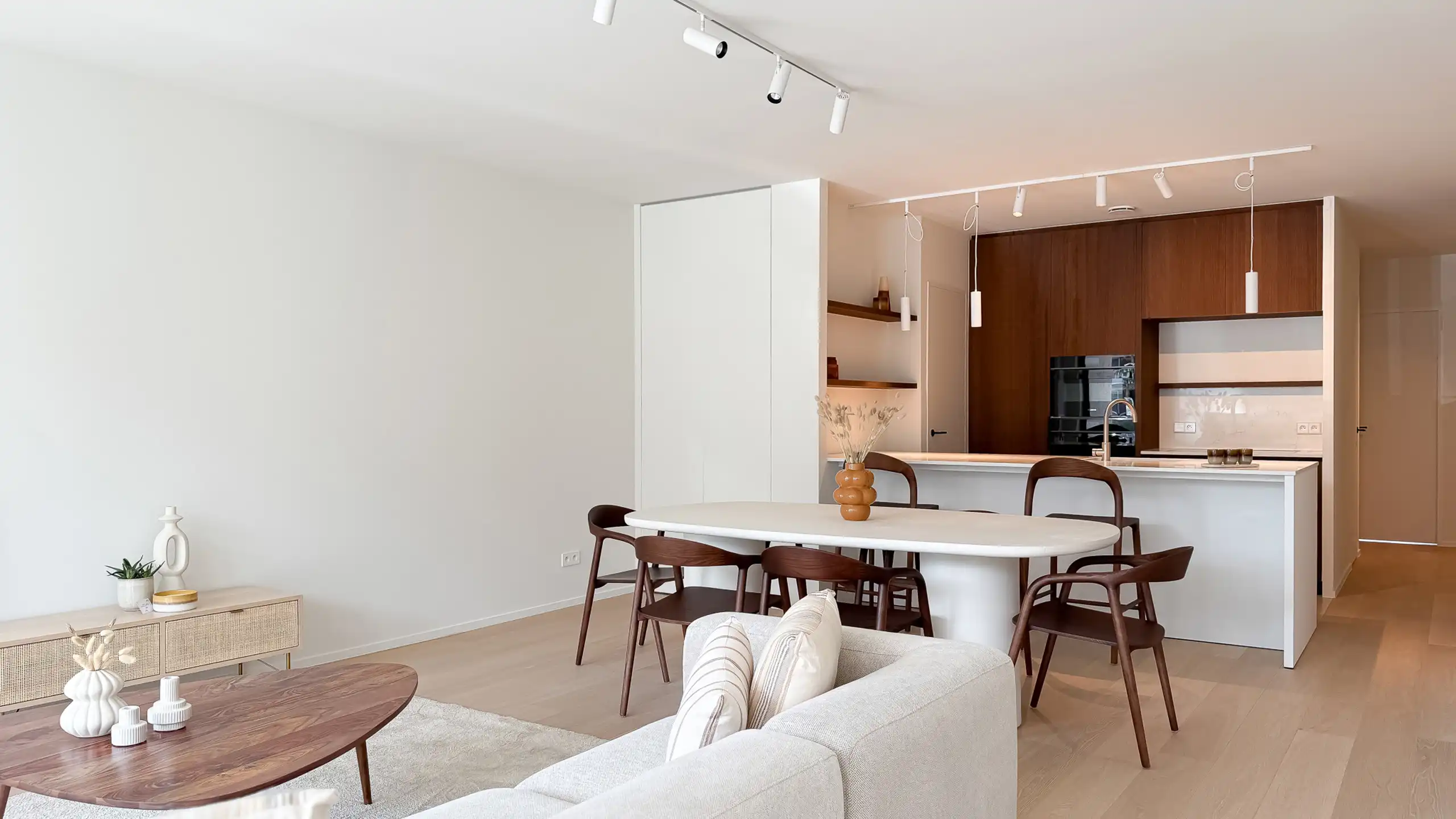 Gelijkvloers nieuwbouwappartement met ruim zonneterras foto 2