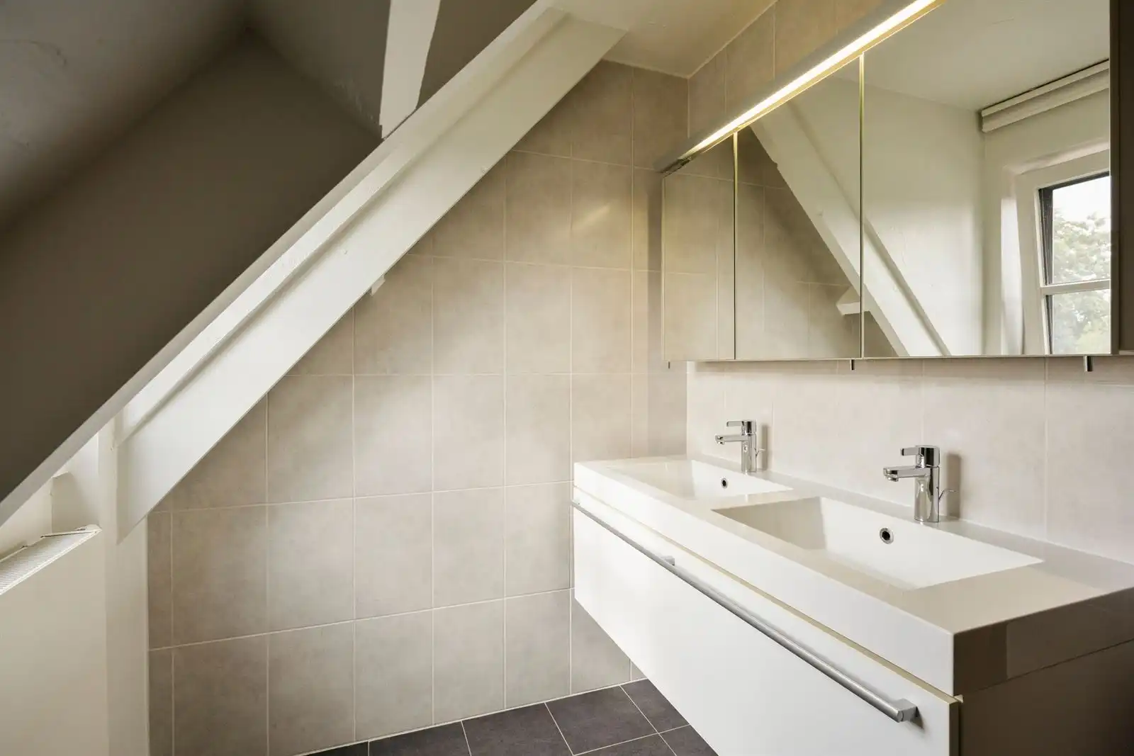 Prachtige open bebouwing met 3 slaapkamers, bureau en ruime tuin op toplocatie te Lint foto 30