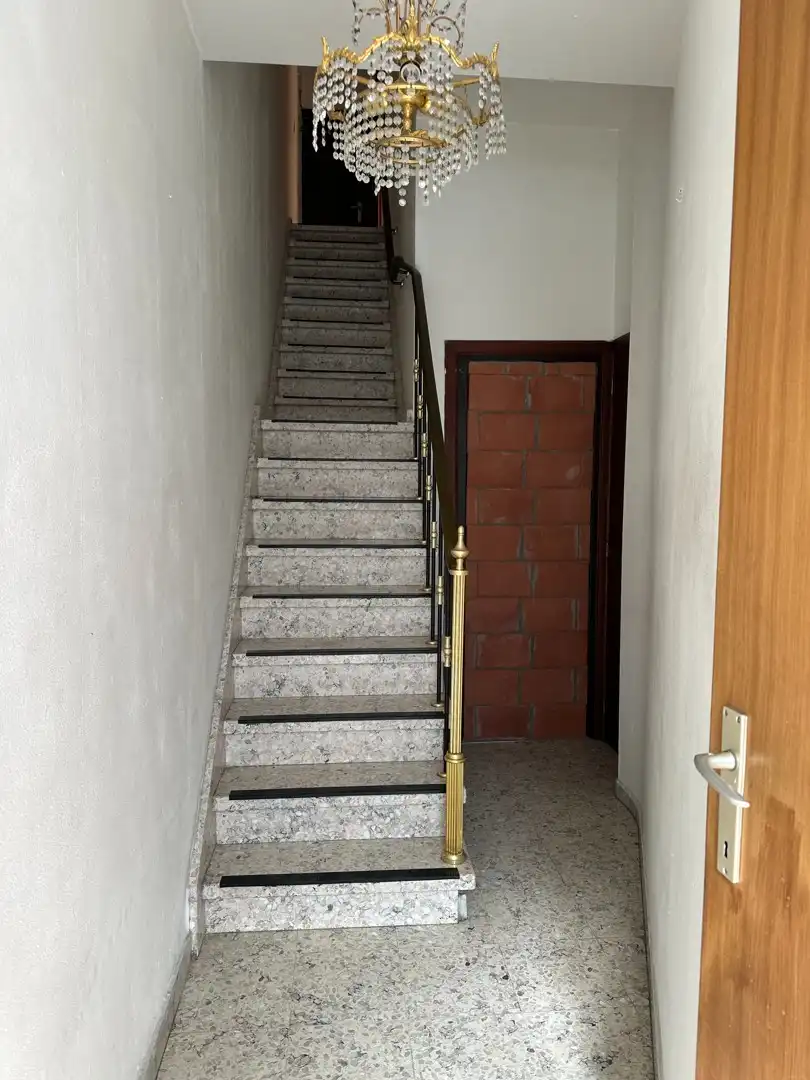 Goed gelegen belétage-rijwoning in Gent foto 4