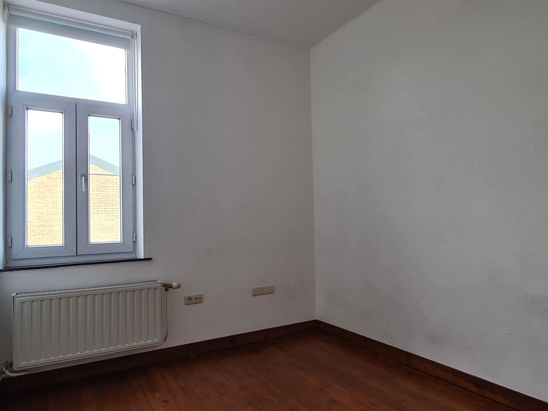 Statige woning met loodsen te Millen foto 19