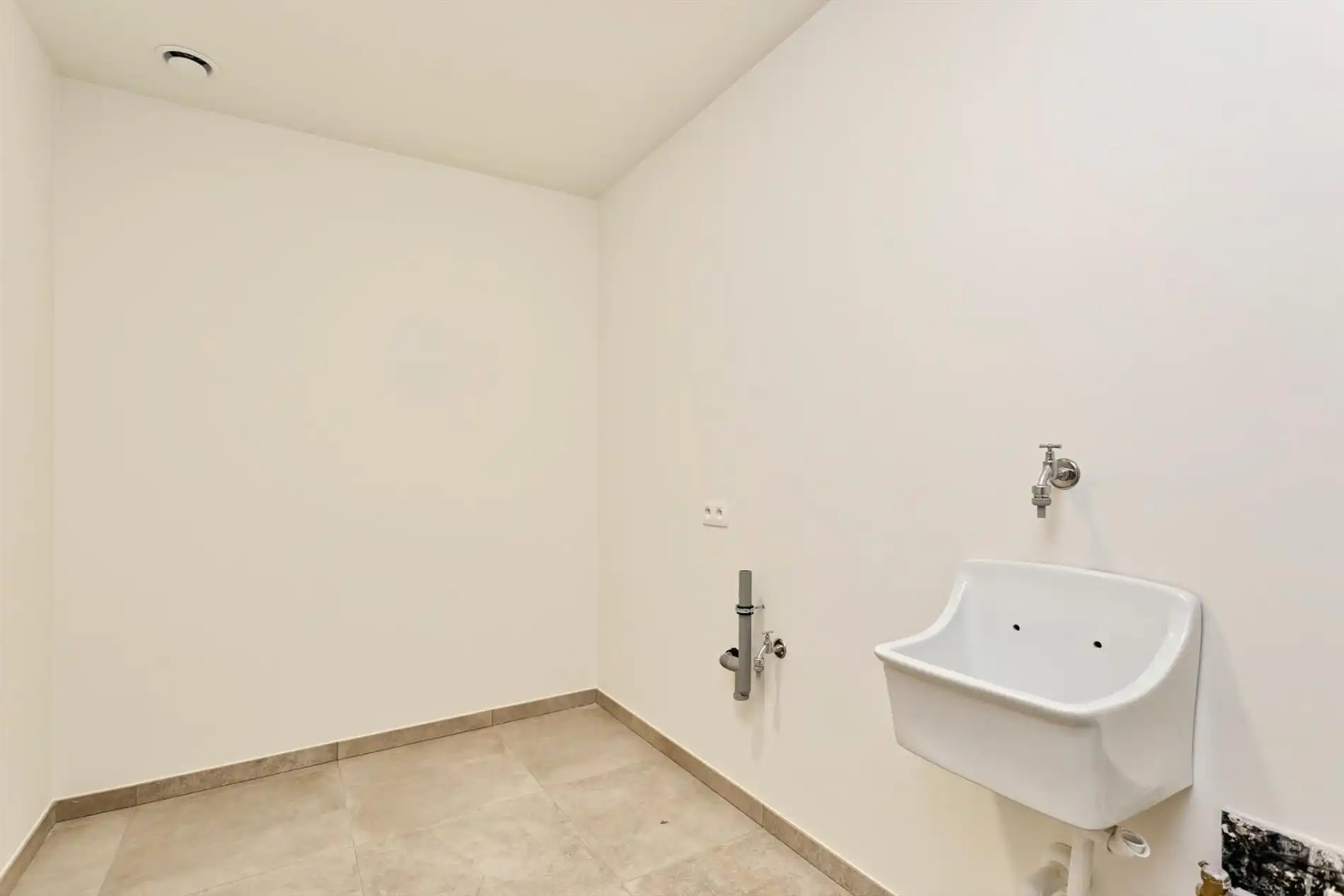 Nieuwbouwwoning met 4 slaapkamers en 2 badkamers! foto 12