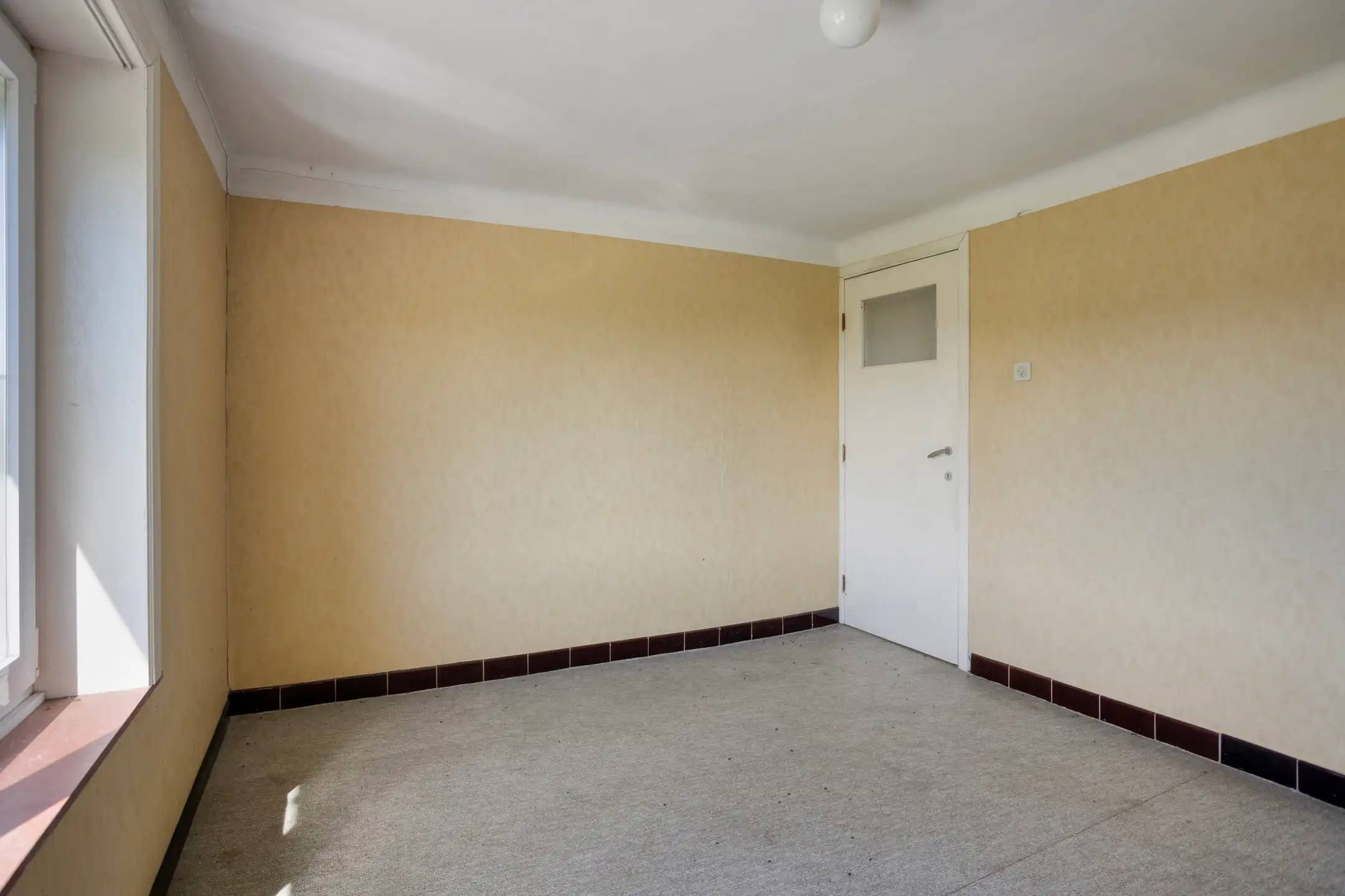 Te renoveren woning op een uniek perceel van 26are foto 14
