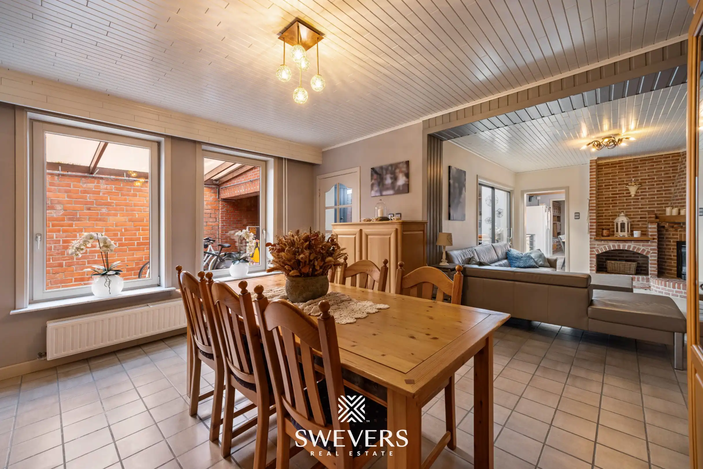 Gezinswoning met bureau, vier slaapkamers en zonnige tuin foto 5