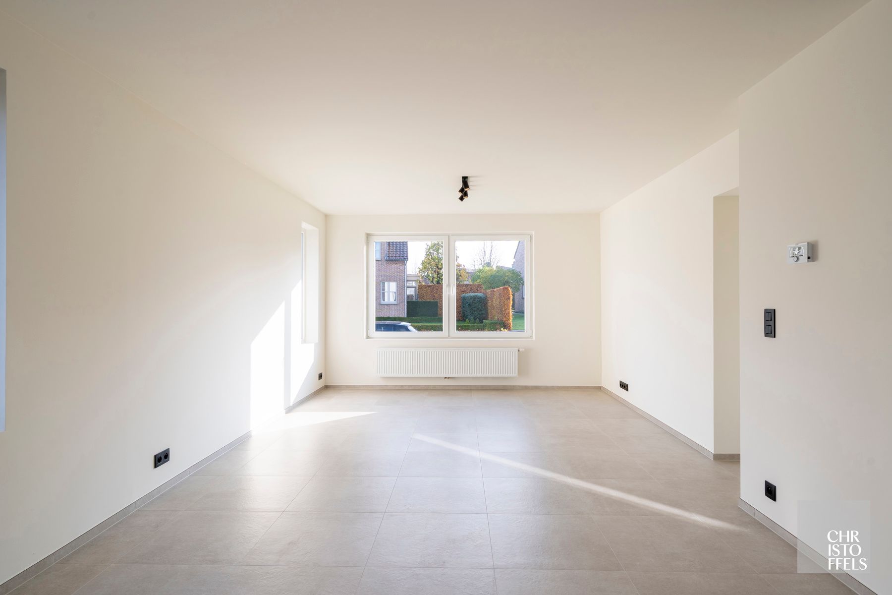 Stijlvol gerenoveerde gezinswoning met tuin op ideale locatie!  foto 17